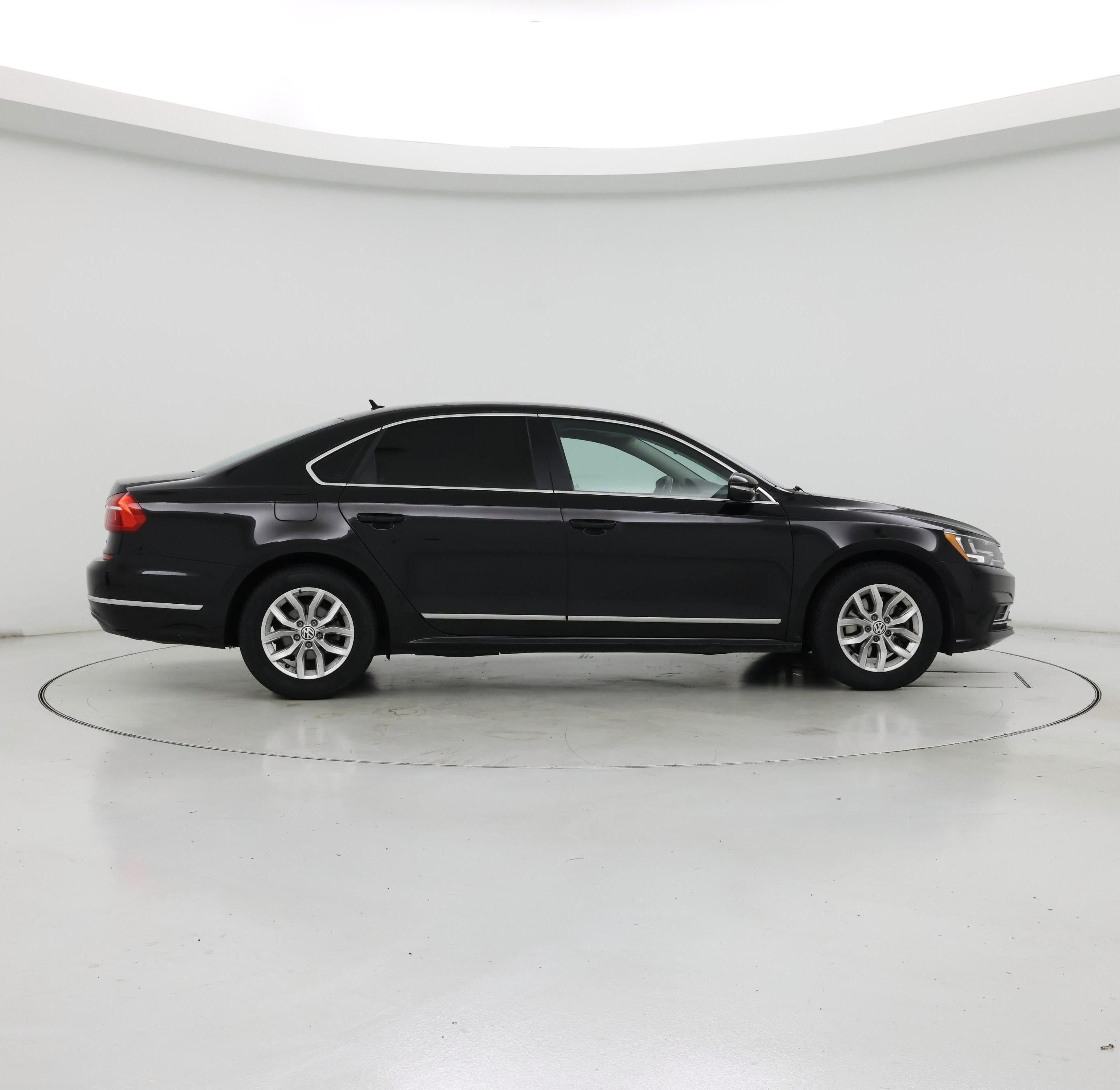 Thumbnail: 2016 Volkswagen Passat - 7