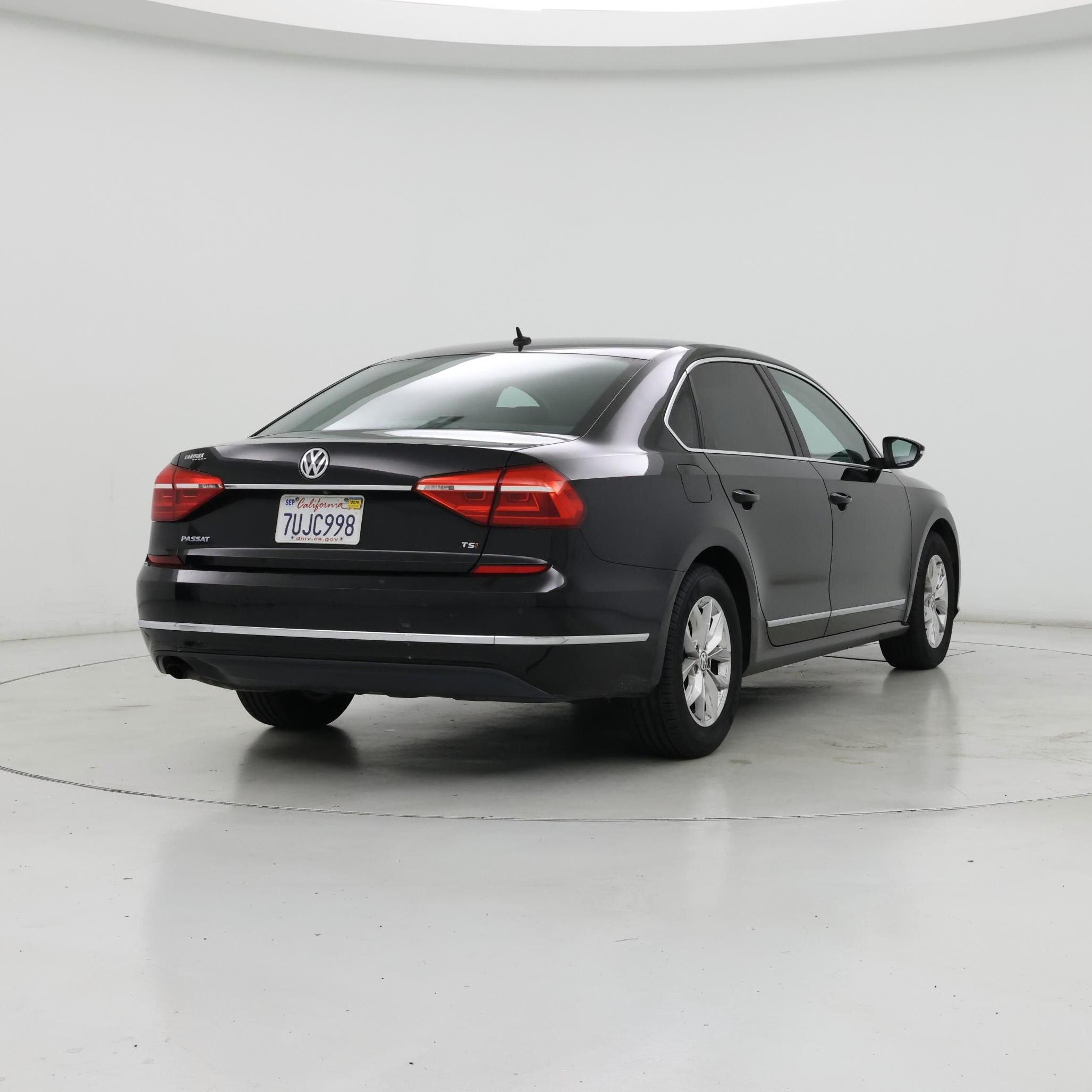 Thumbnail: 2016 Volkswagen Passat - 8