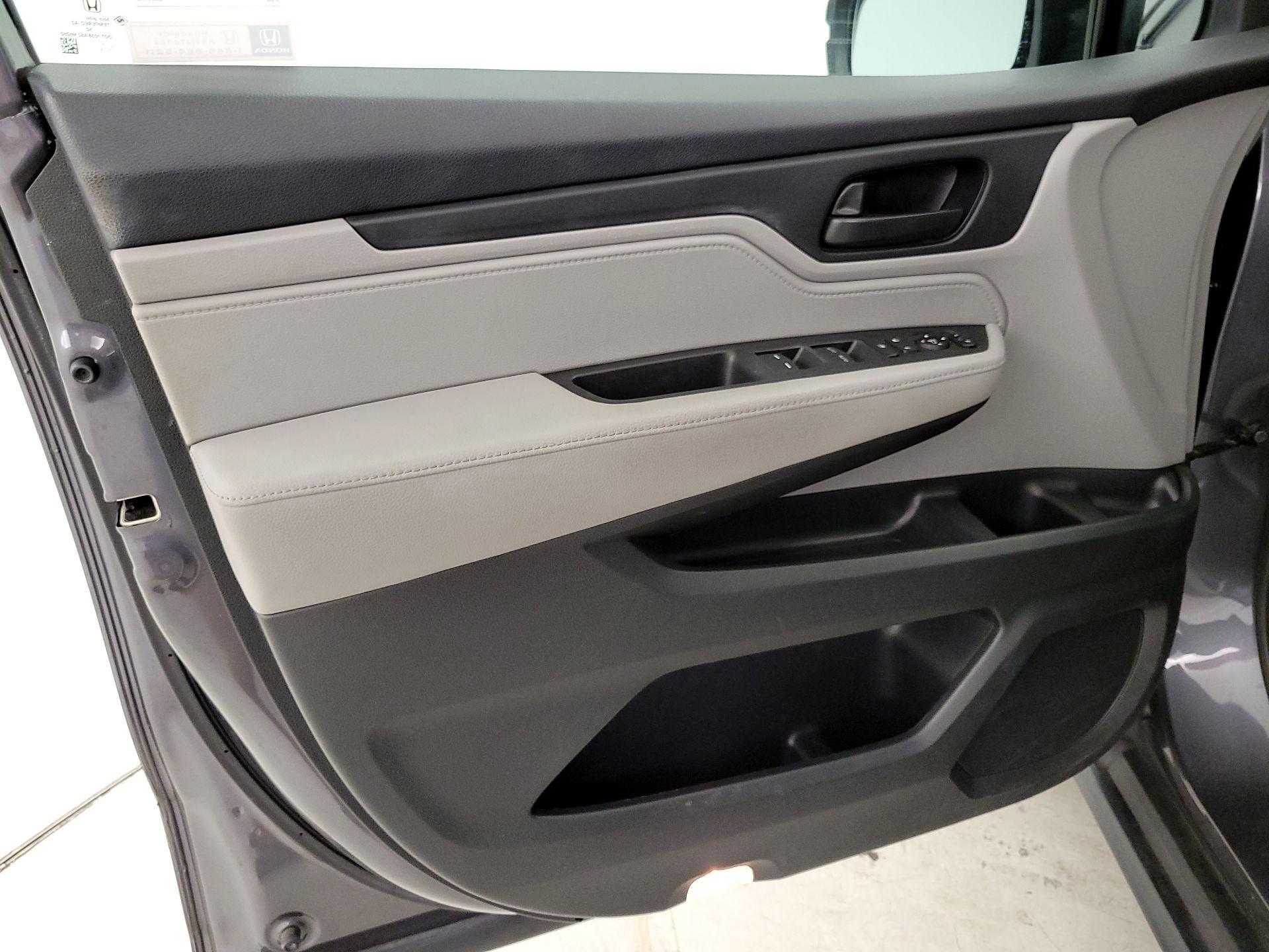 Thumbnail: 2019 Honda Odyssey - 12