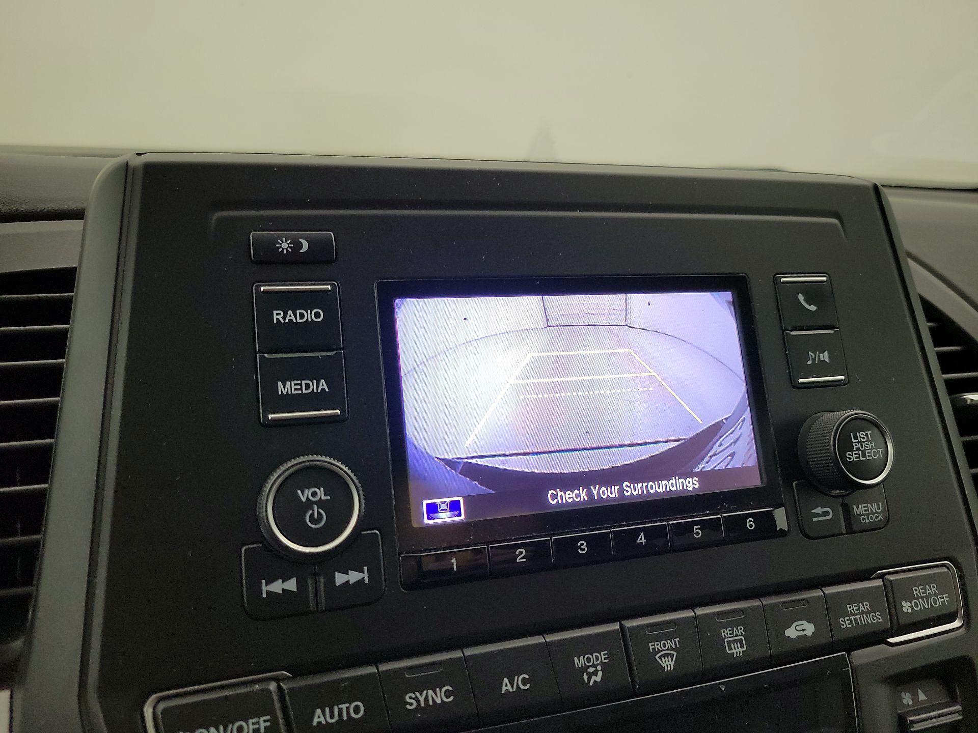 Thumbnail: 2019 Honda Odyssey - 14