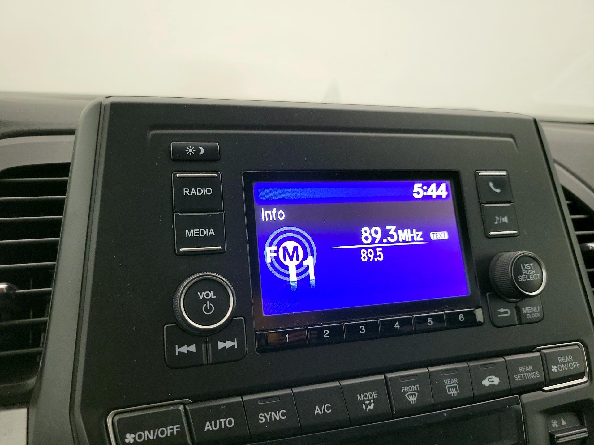 Thumbnail: 2019 Honda Odyssey - 15