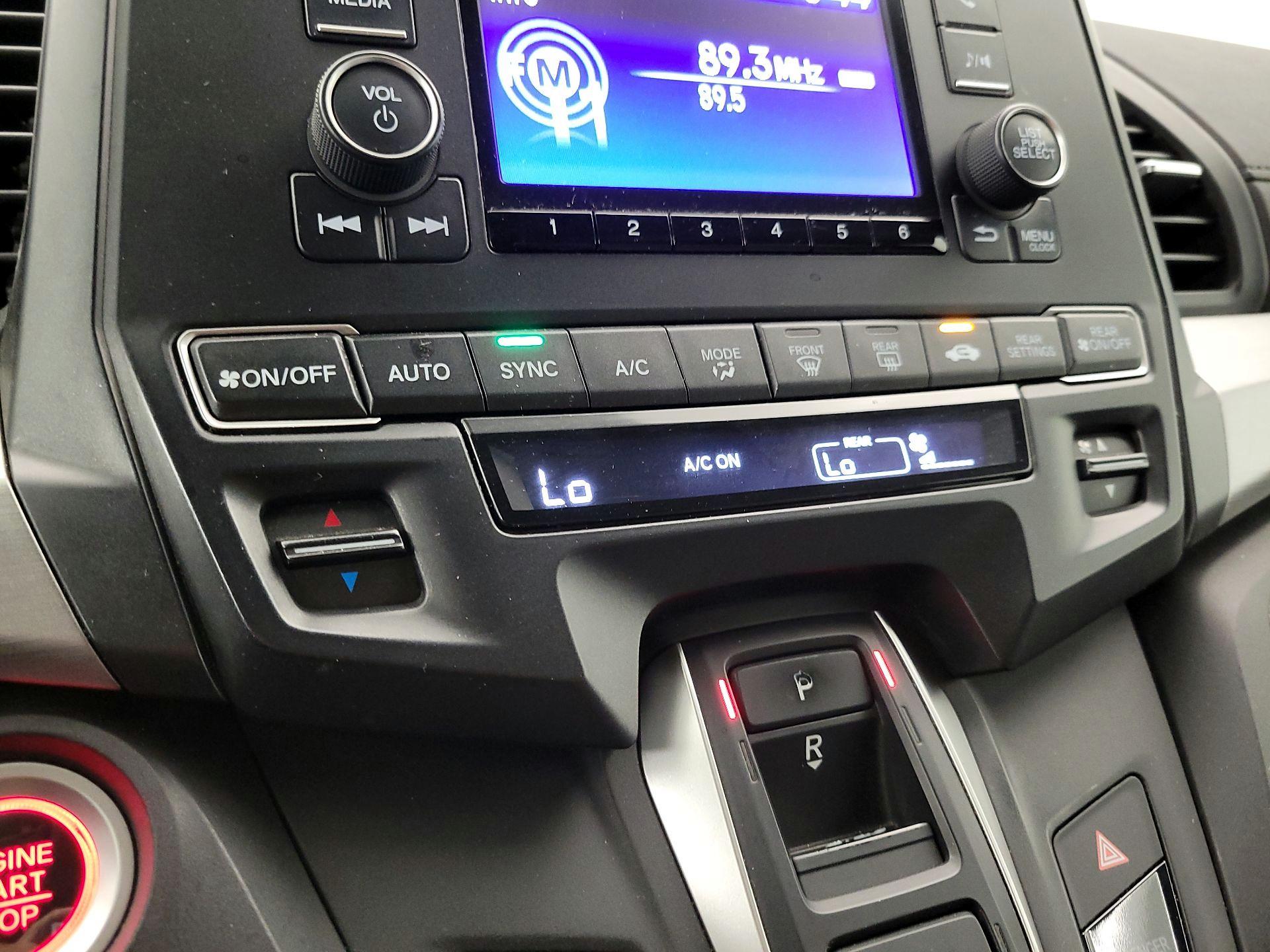 Thumbnail: 2019 Honda Odyssey - 16
