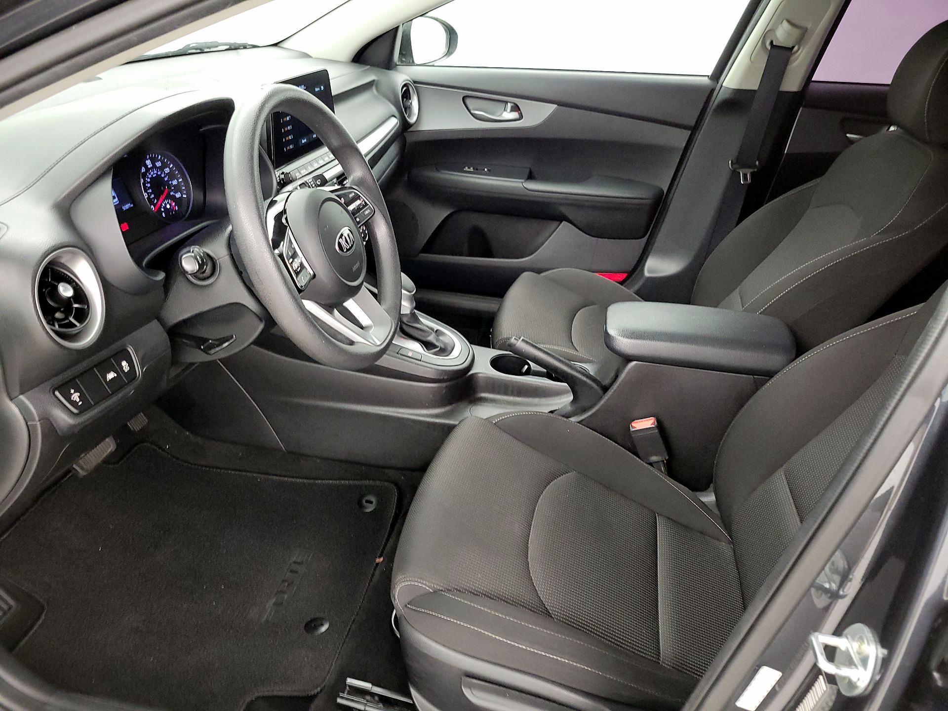 Thumbnail: 2021 Kia Forte - 11