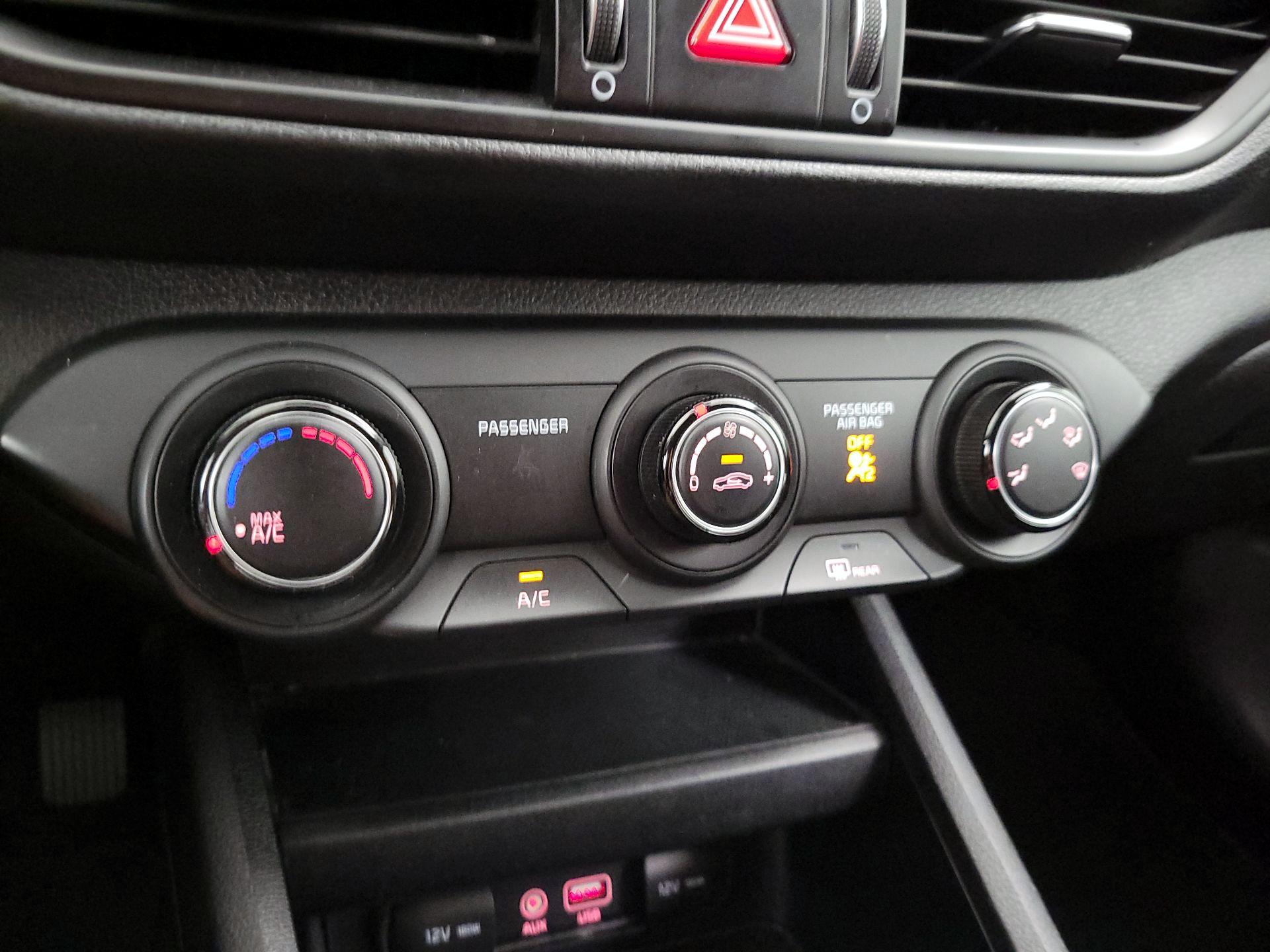 Thumbnail: 2021 Kia Forte - 16