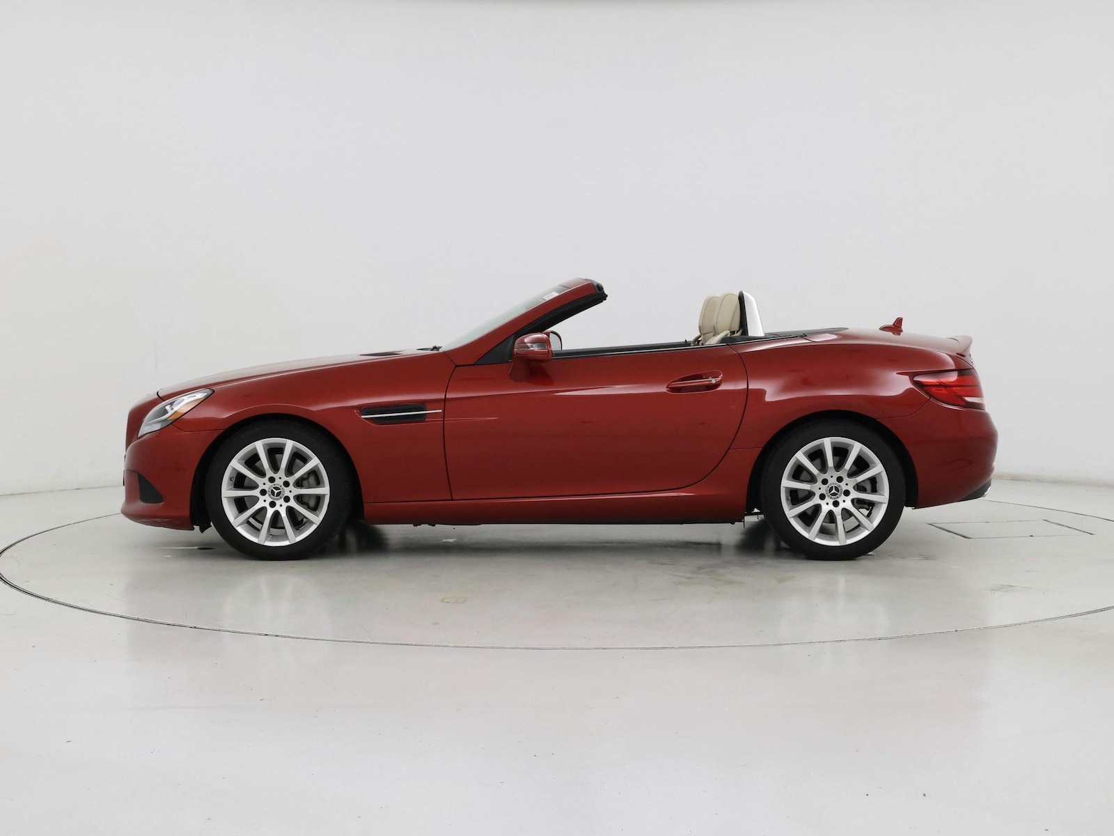 Image 4 of 2018 Mercedes-Benz SLC300