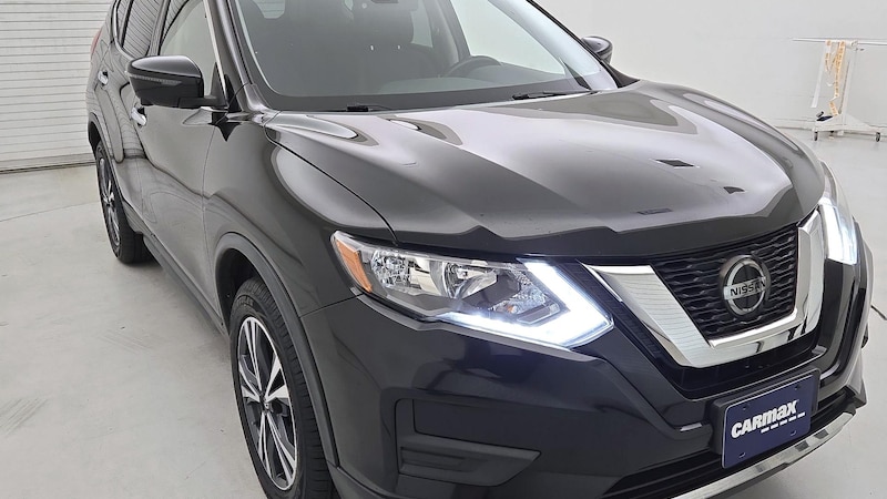 2019 Nissan Rogue SV Hero Image