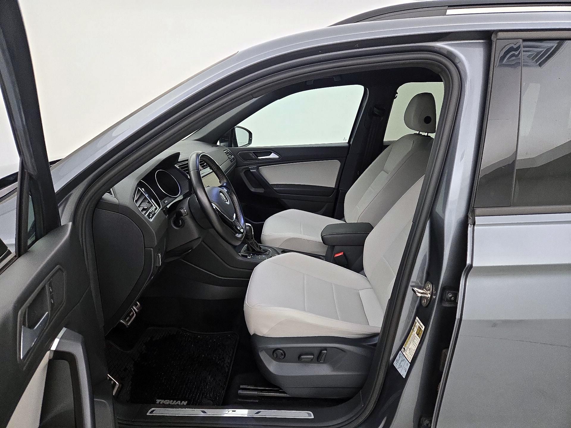 Thumbnail: 2021 Volkswagen Tiguan - 11
