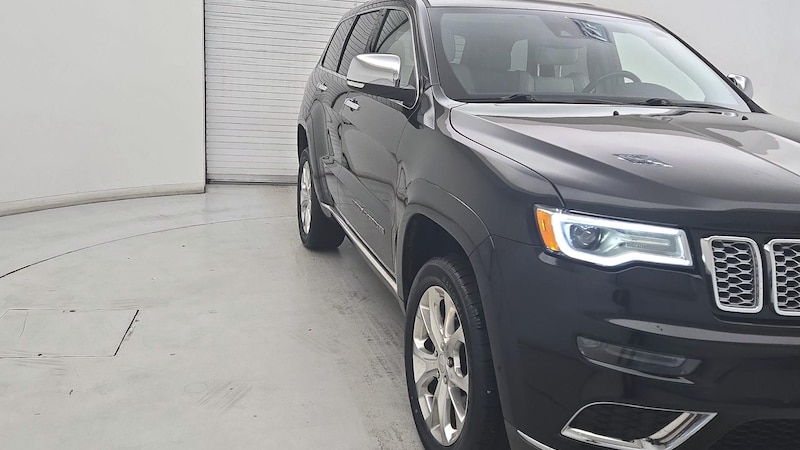 2021 Jeep Grand Cherokee Summit Hero Image