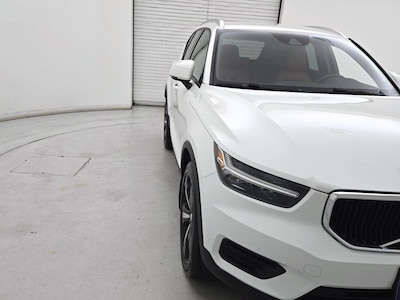 2020 Volvo XC40 T5 Momentum -
                Newark, DE