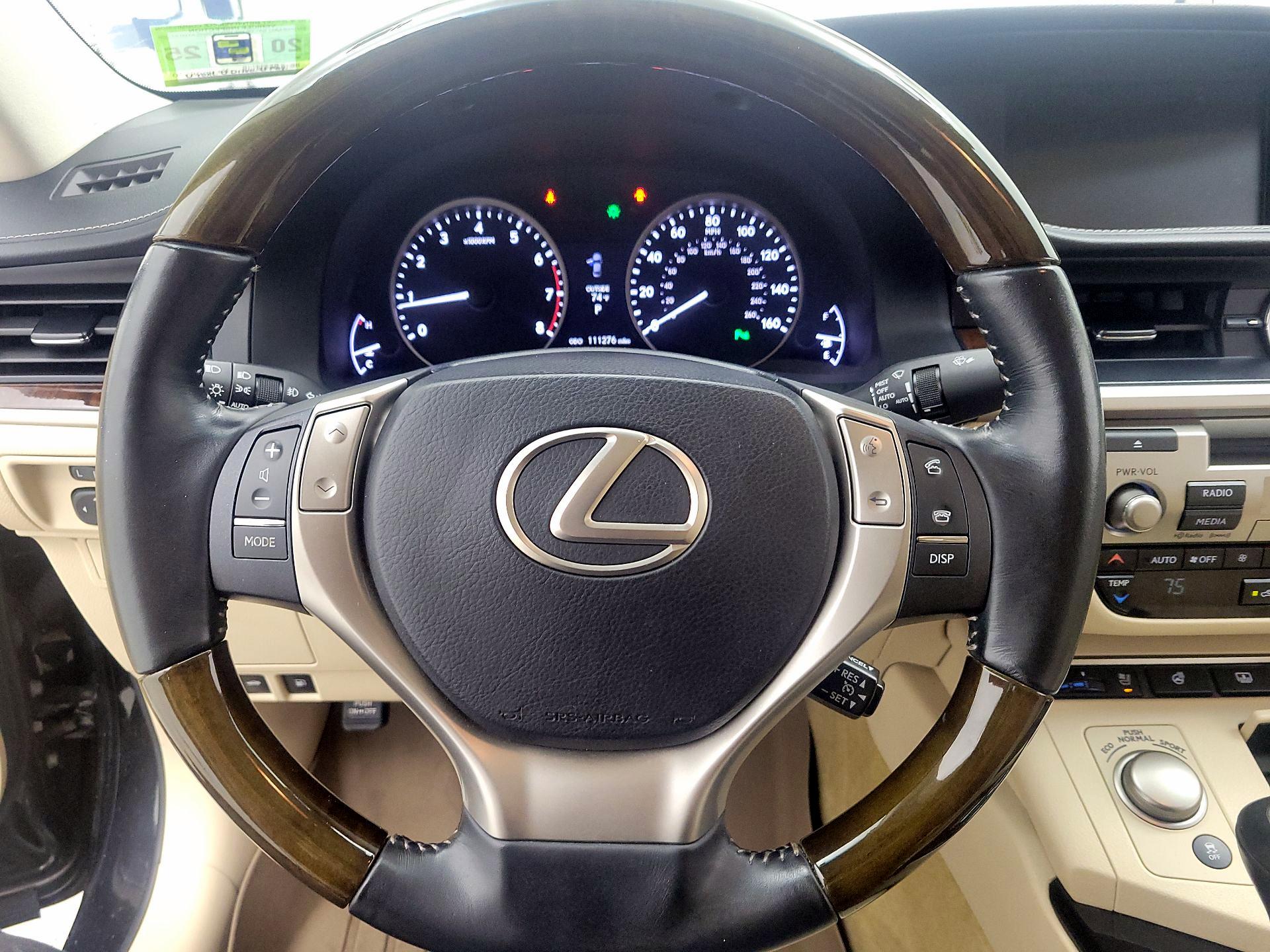 Thumbnail: 2015 Lexus ES - 10
