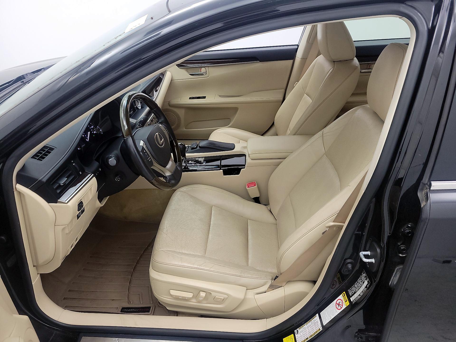 Thumbnail: 2015 Lexus ES - 11
