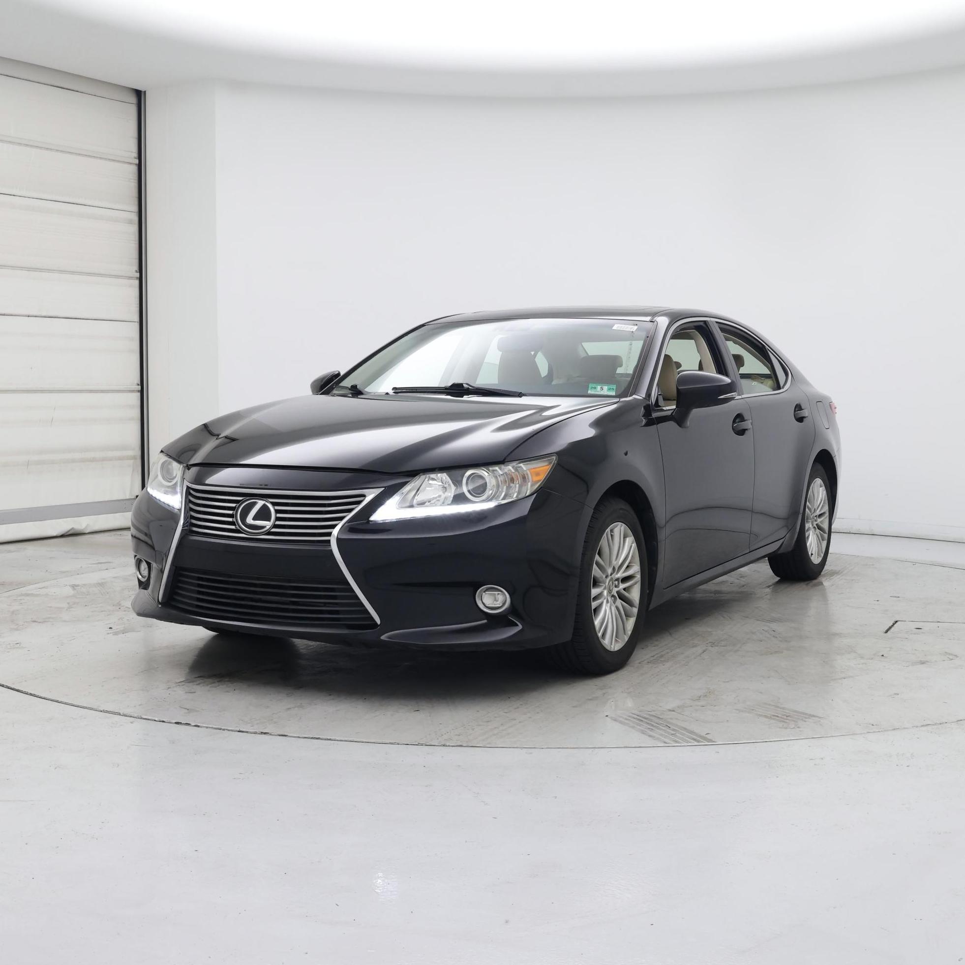 Thumbnail: 2015 Lexus ES - 4