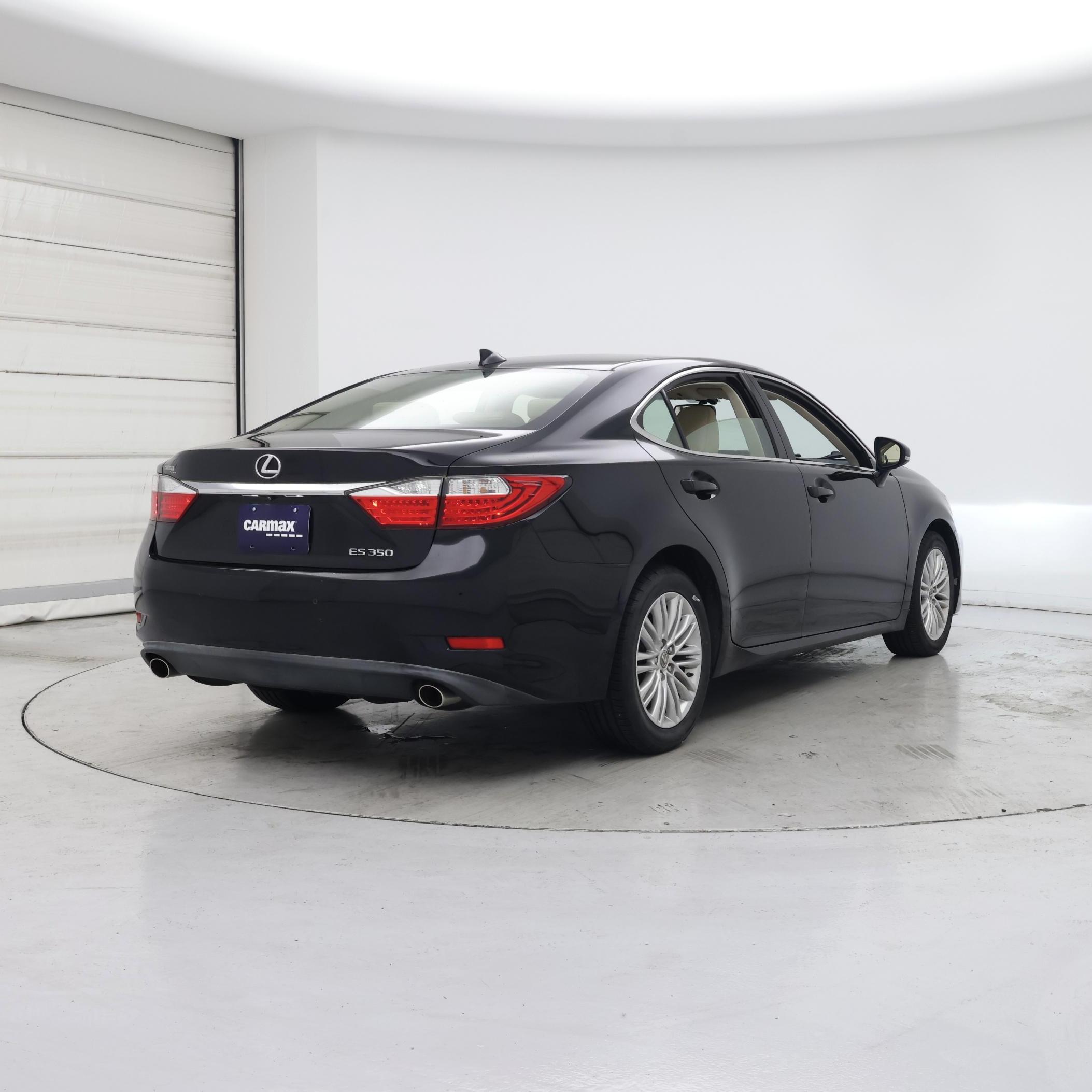 Thumbnail: 2015 Lexus ES - 8