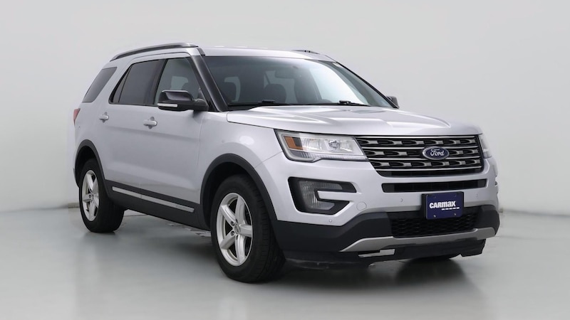 2016 Ford Explorer XLT Hero Image