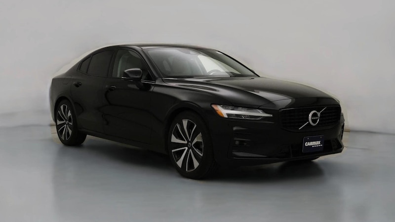 2022 Volvo S60 B5 Momentum Hero Image