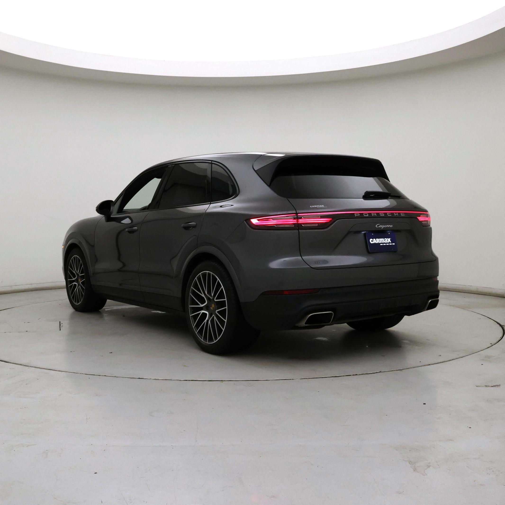 Thumbnail: 2019 Porsche Cayenne - 2