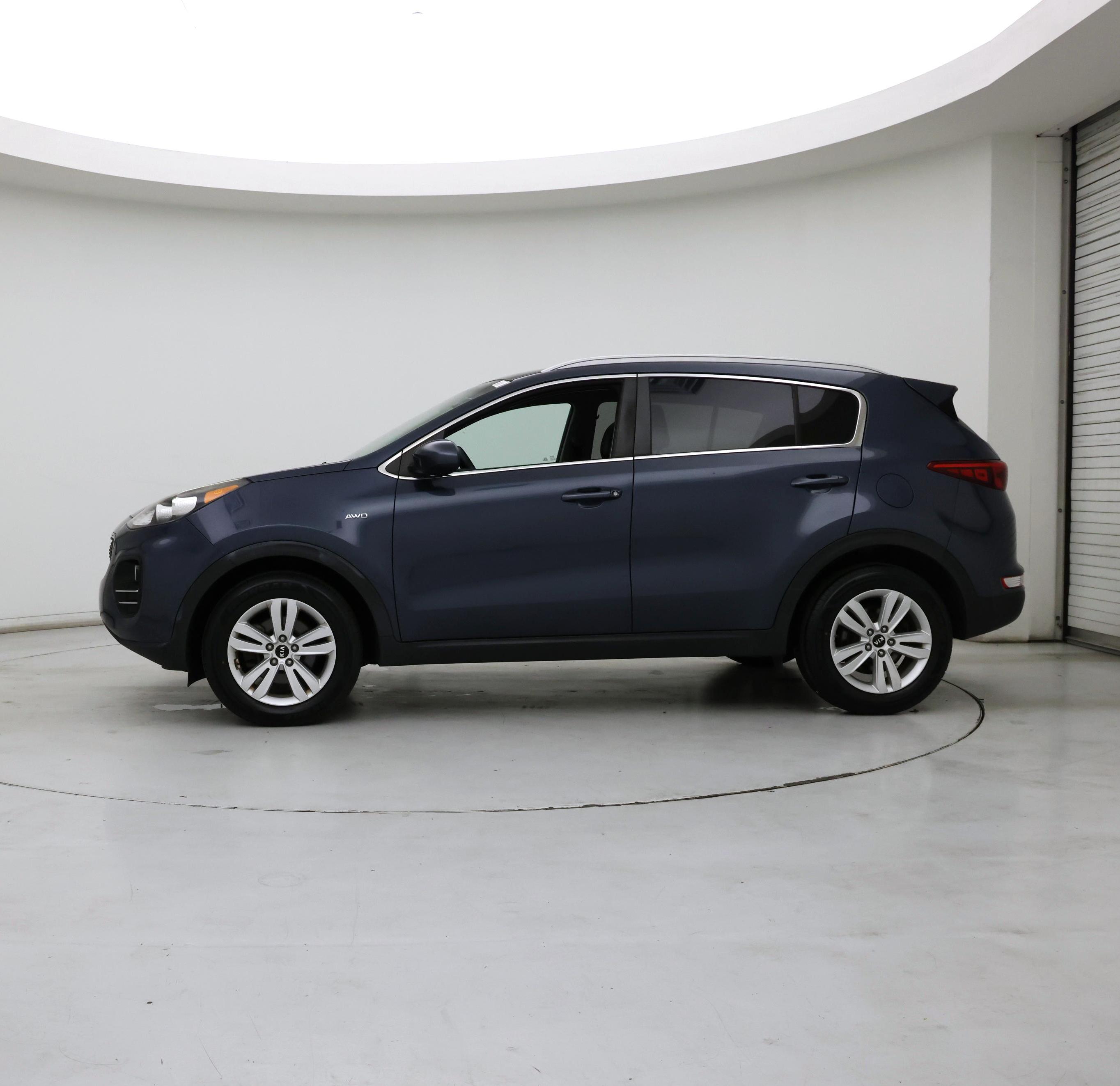 Thumbnail: 2017 Kia Sportage - 3