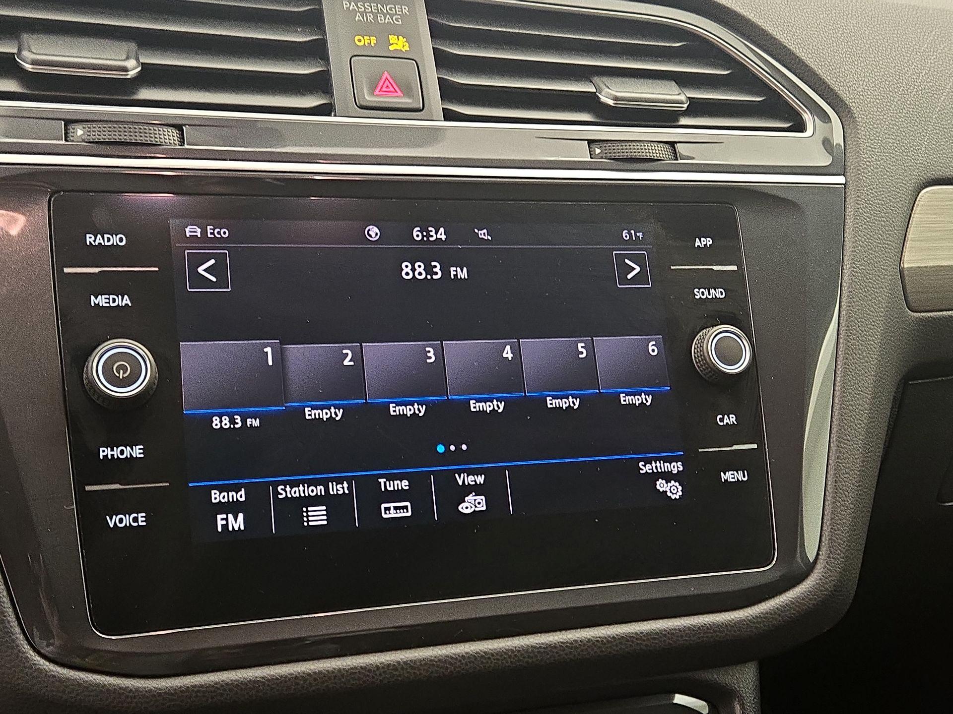 Thumbnail: 2020 Volkswagen Tiguan - 14