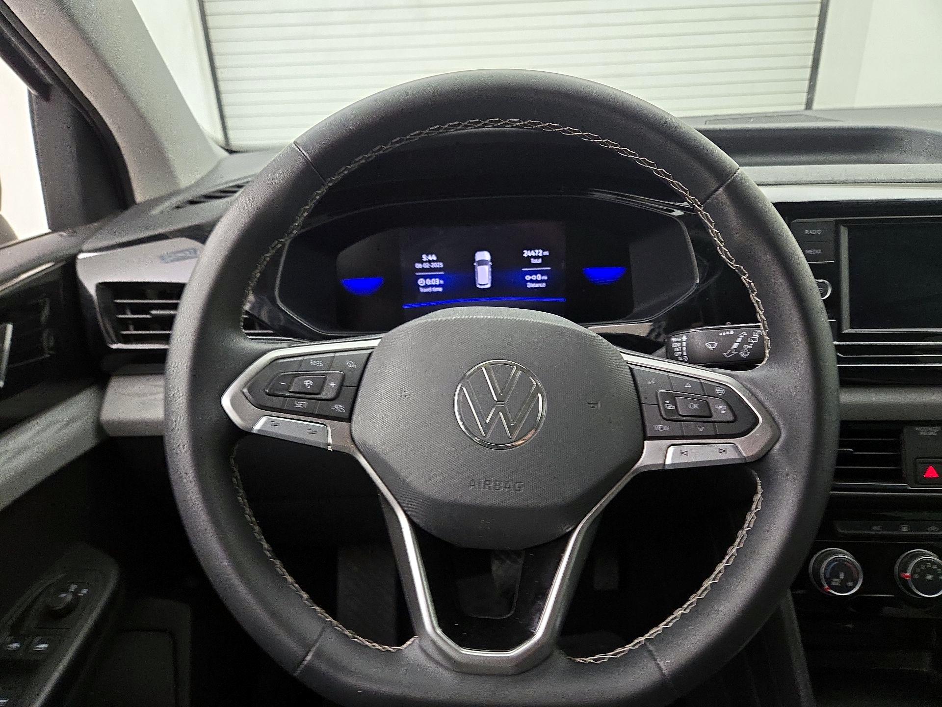Thumbnail: 2023 Volkswagen Taos - 10
