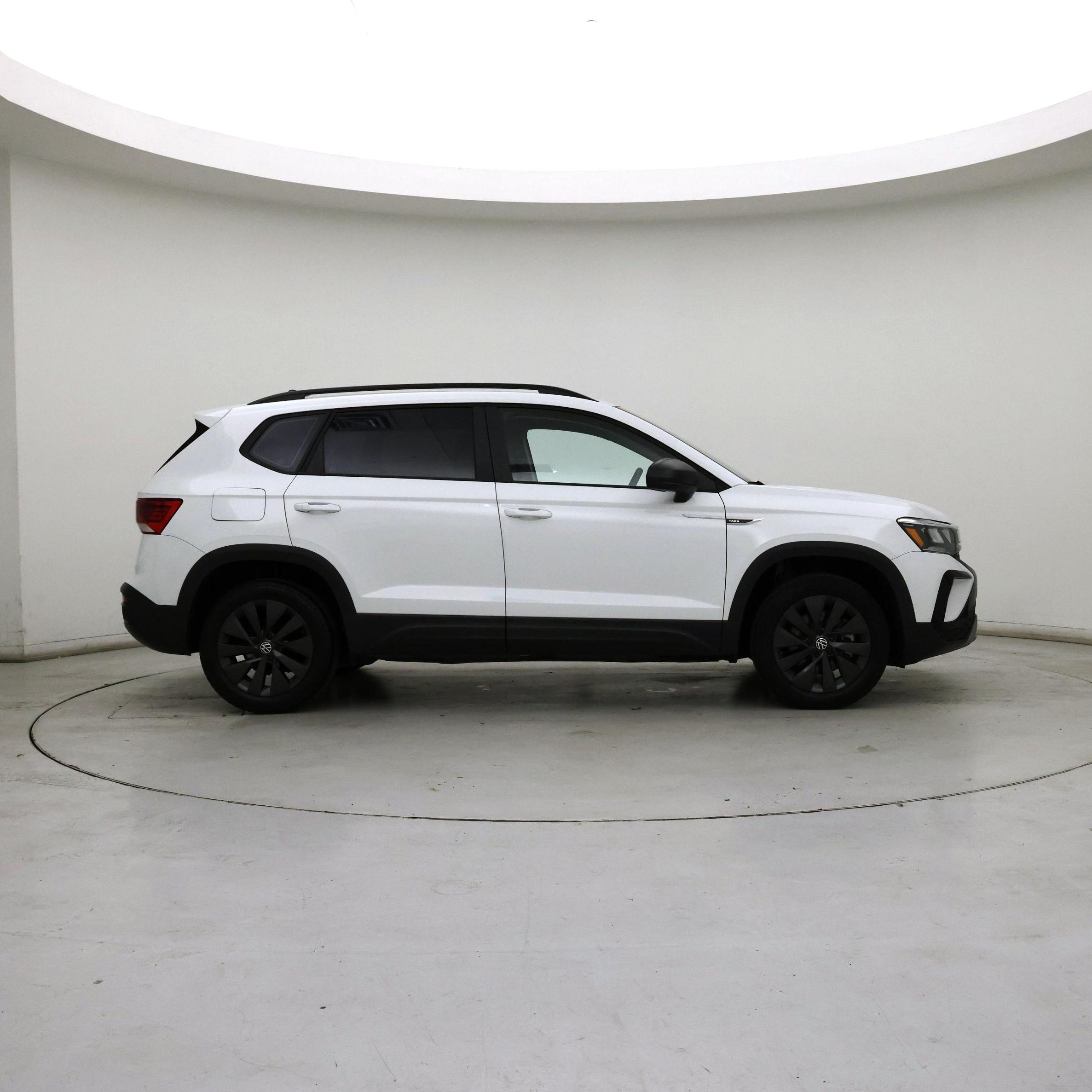 Thumbnail: 2023 Volkswagen Taos - 7