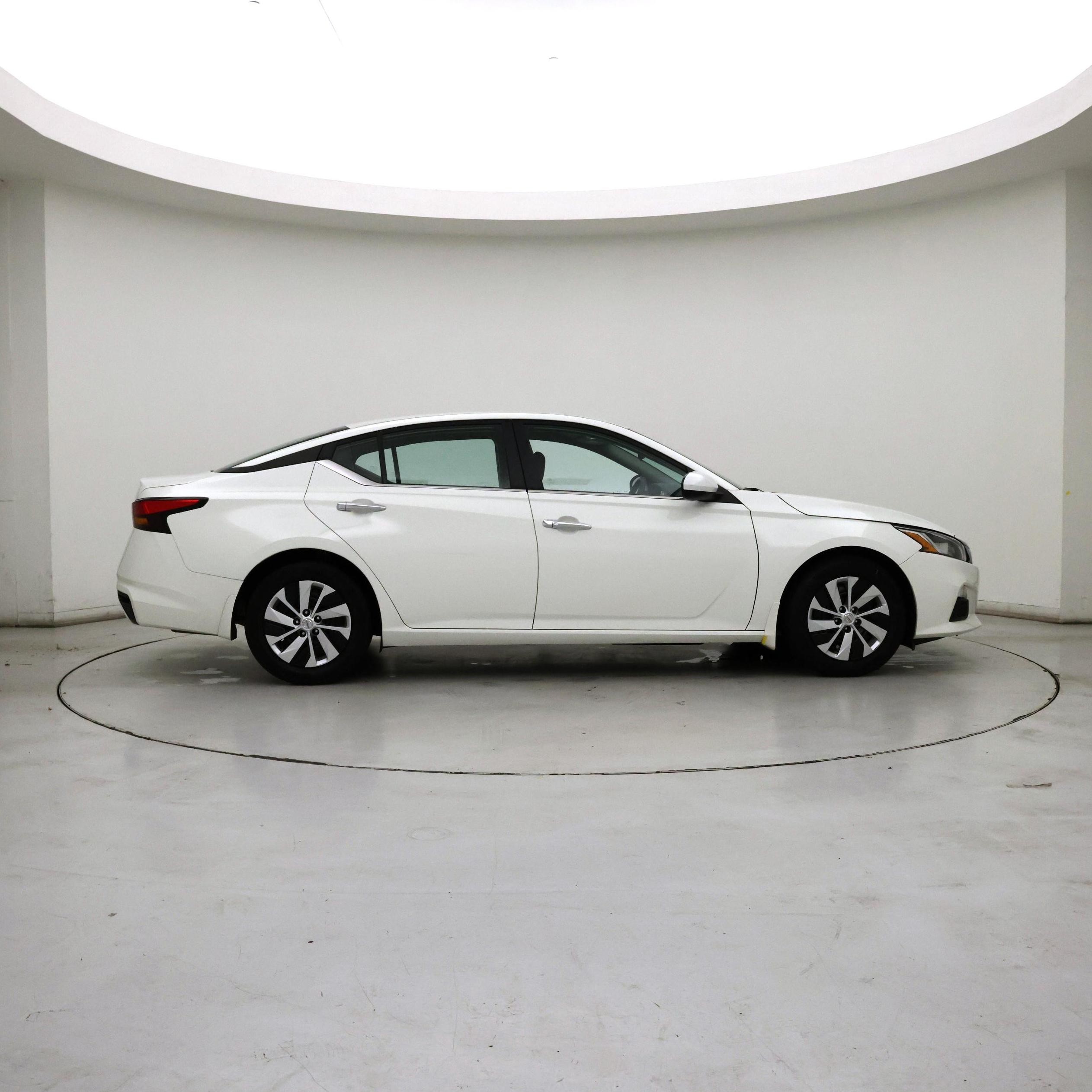 Thumbnail: 2021 Nissan Altima - 7