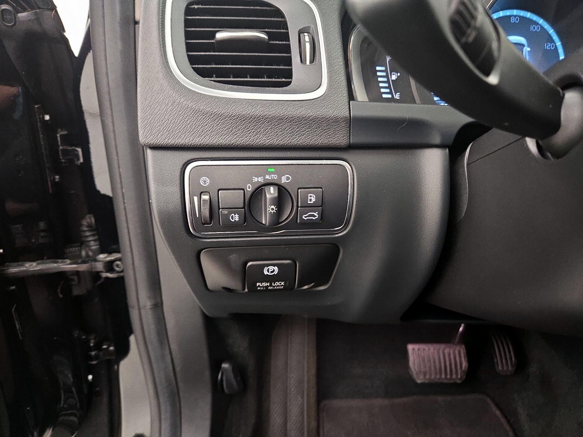 Thumbnail: 2015 Volvo S60 - 13