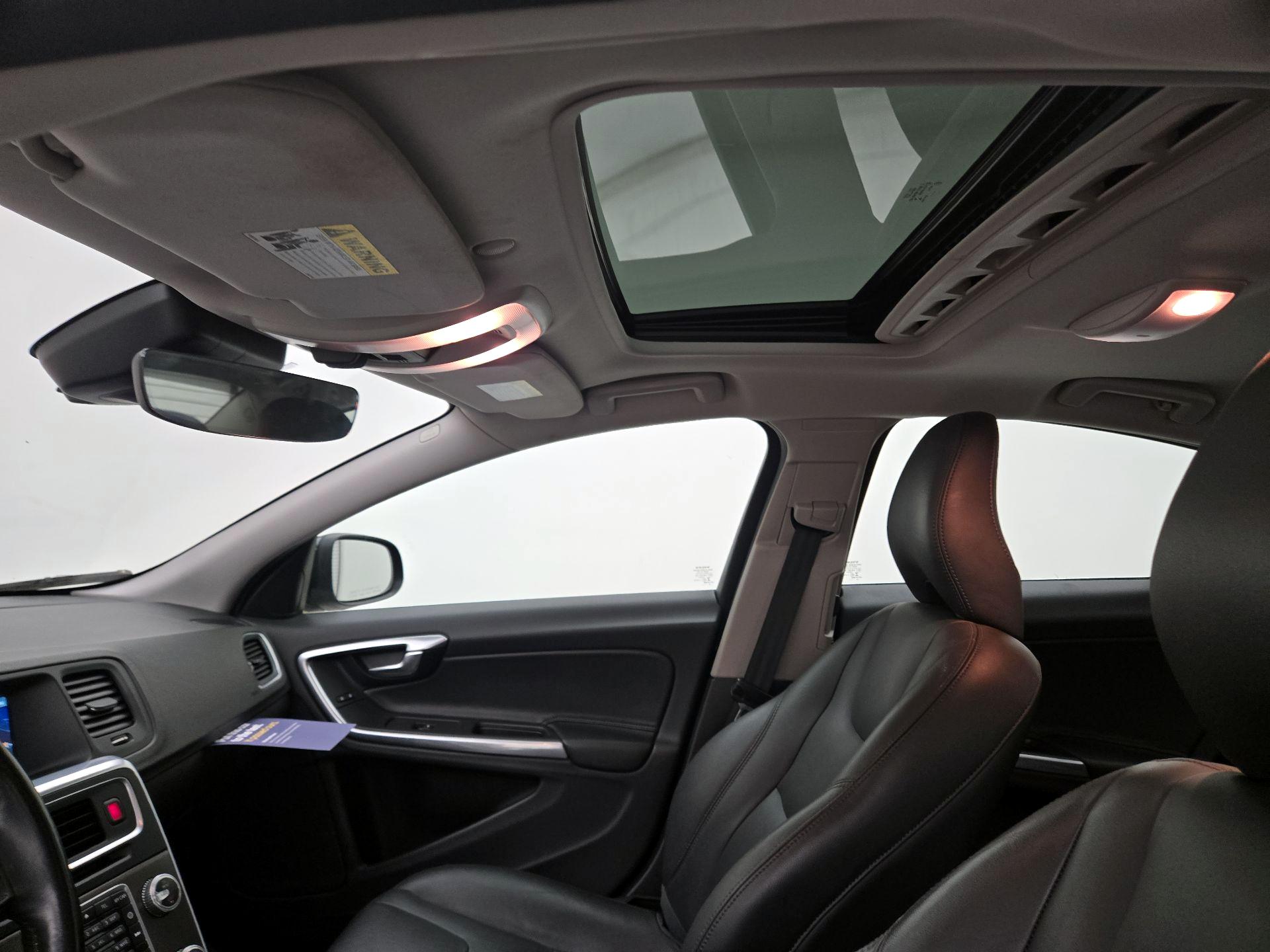 Thumbnail: 2015 Volvo S60 - 19