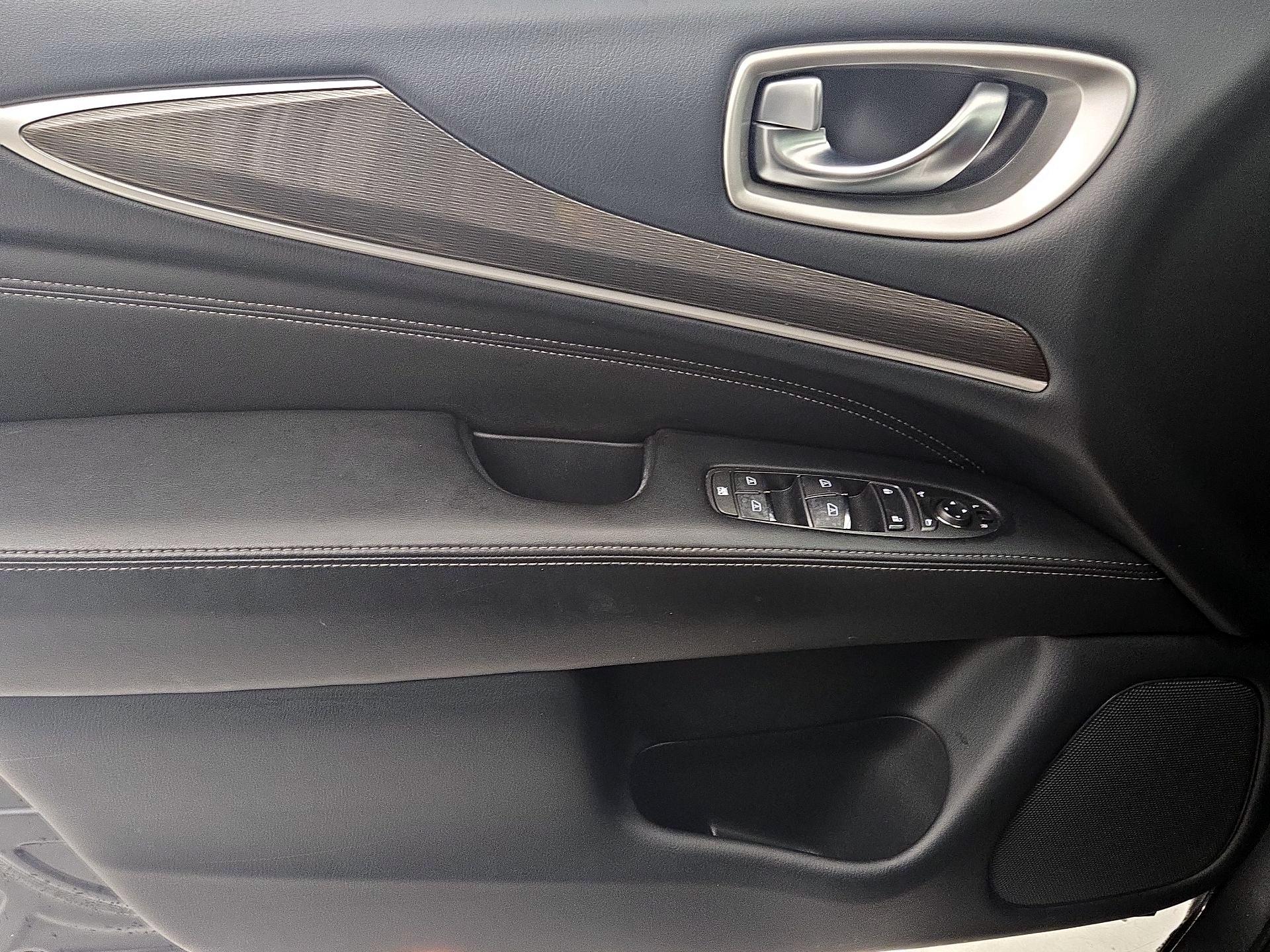 Thumbnail: 2019 INFINITI QX60 - 12