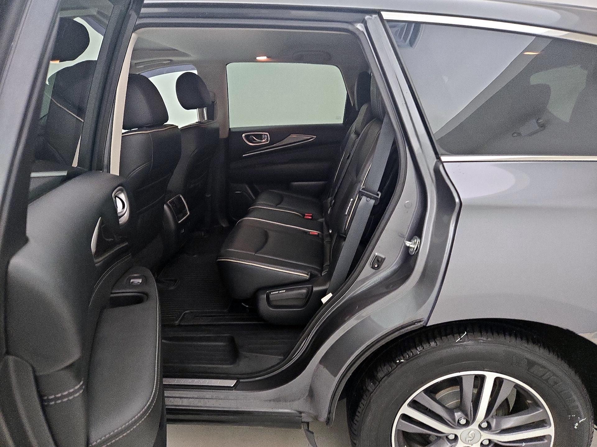 Thumbnail: 2019 INFINITI QX60 - 18