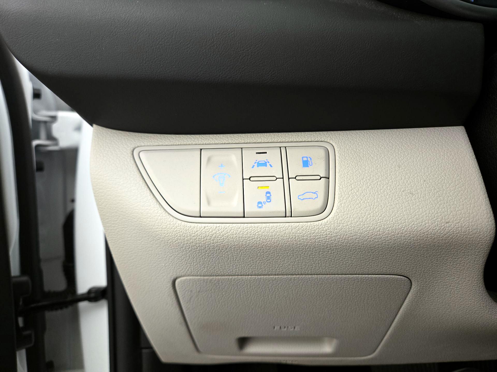 Thumbnail: 2021 Genesis G70 - 13