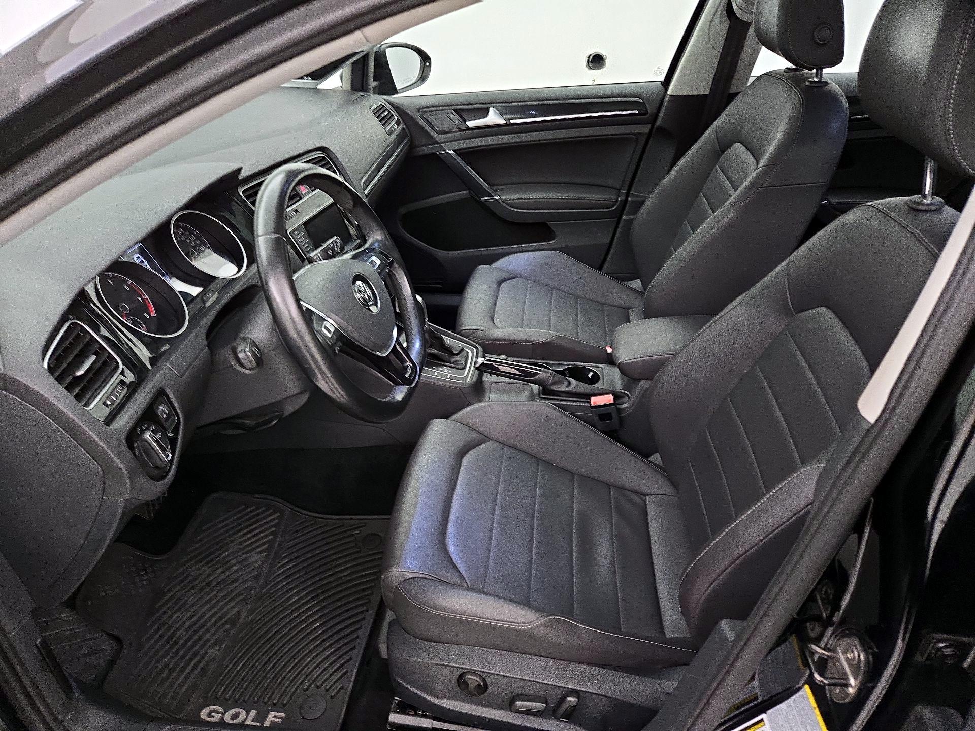 Thumbnail: 2015 Volkswagen Golf - 11