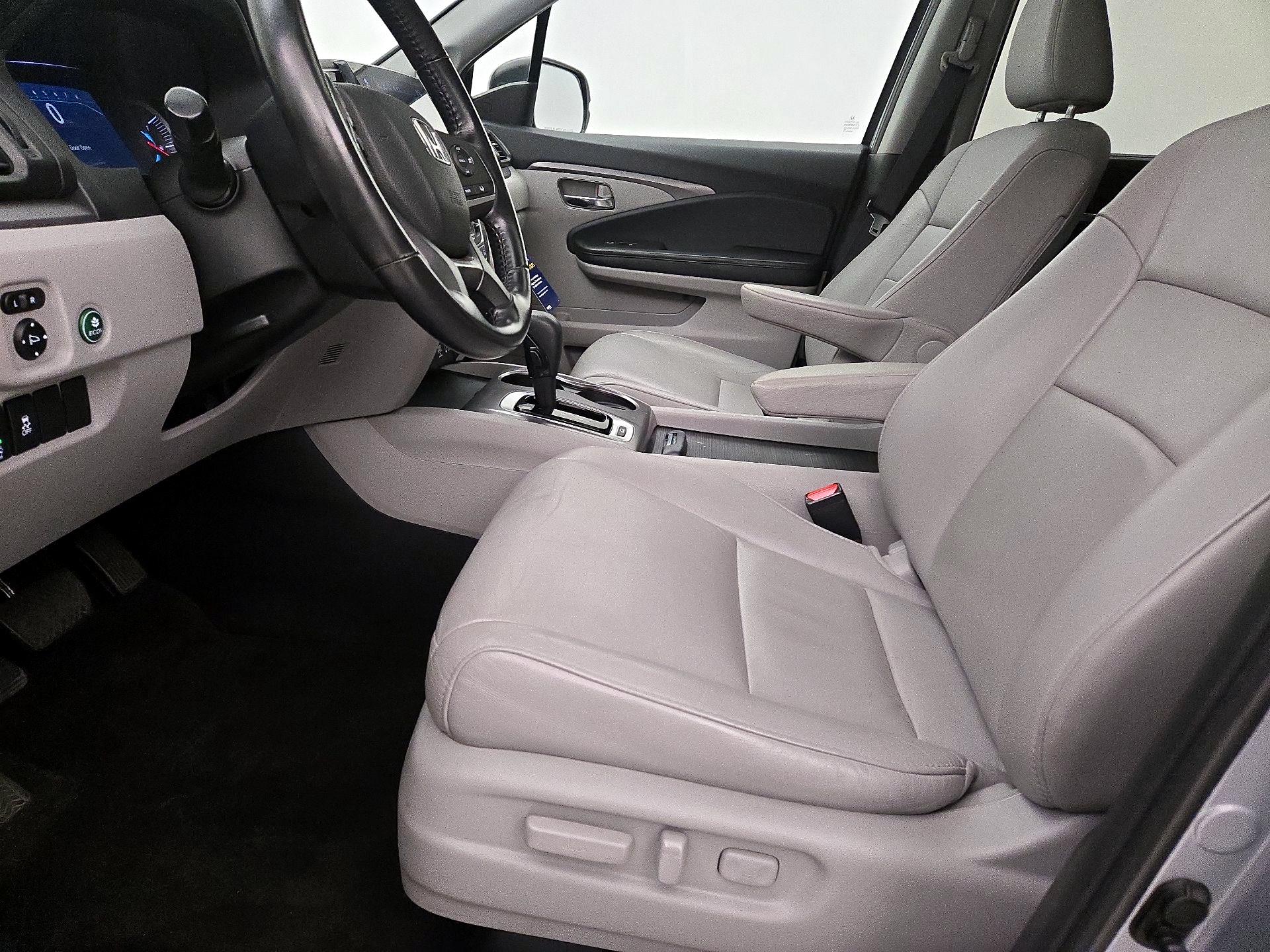 Thumbnail: 2019 Honda Pilot - 11
