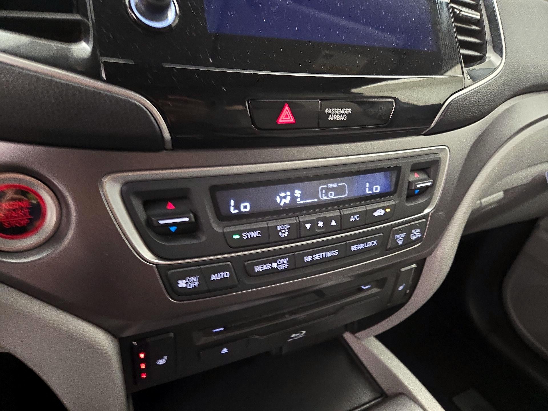 Thumbnail: 2019 Honda Pilot - 16