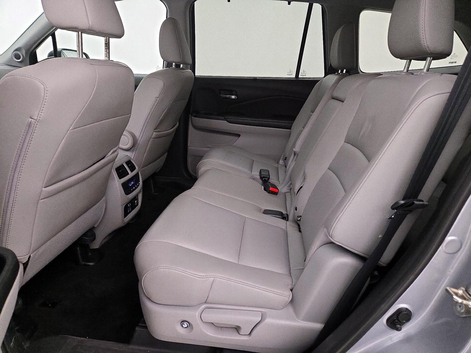 Thumbnail: 2019 Honda Pilot - 20