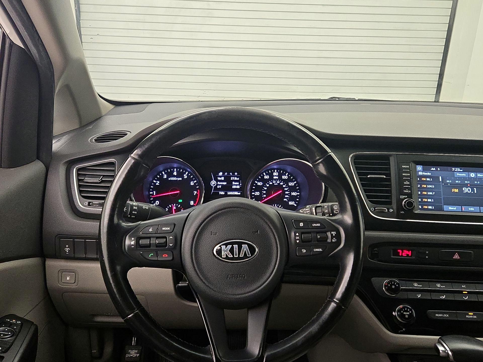 Thumbnail: 2017 Kia Sedona - 10