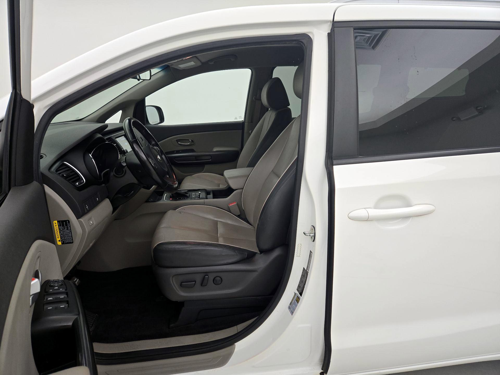 Thumbnail: 2017 Kia Sedona - 11