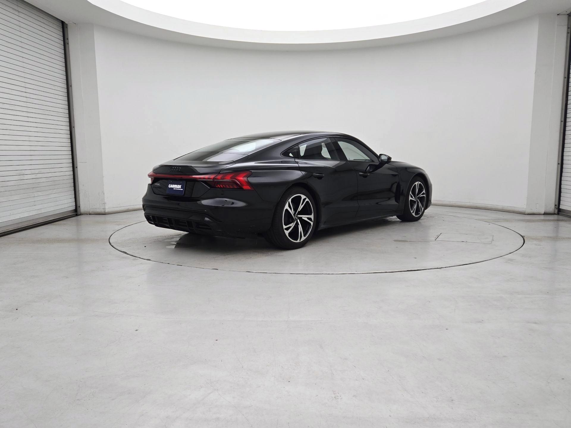 Thumbnail: 2022 Audi e-tron GT - 5