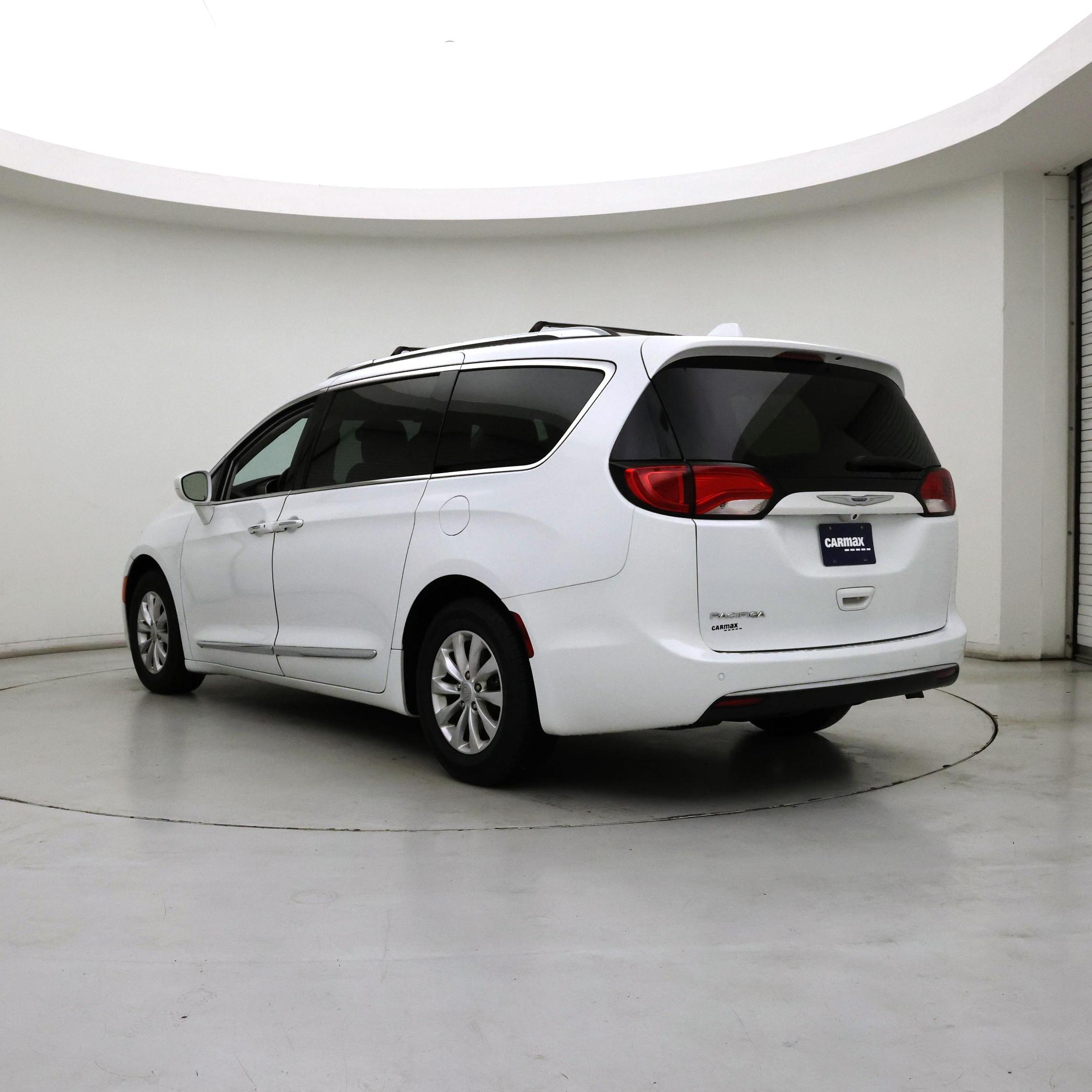Thumbnail: 2019 Chrysler Pacifica - 2