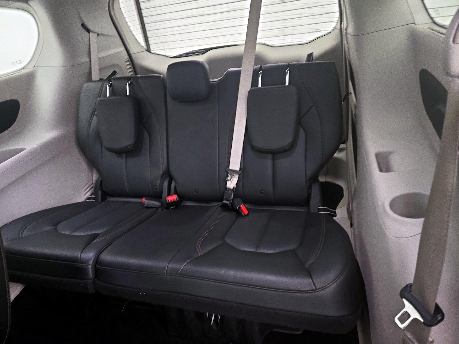 Thumbnail: 2019 Chrysler Pacifica - 20