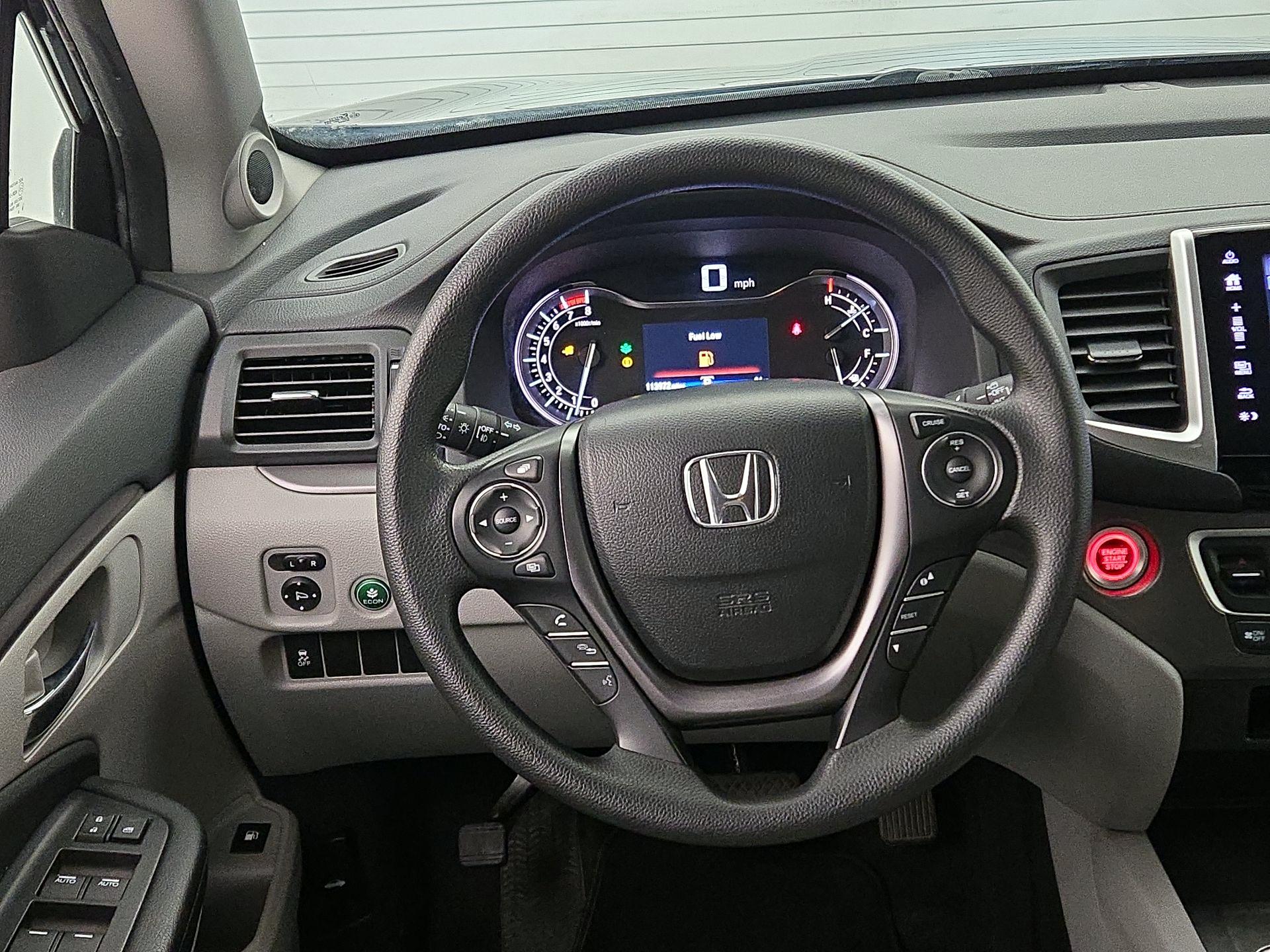 Thumbnail: 2017 Honda Pilot - 10