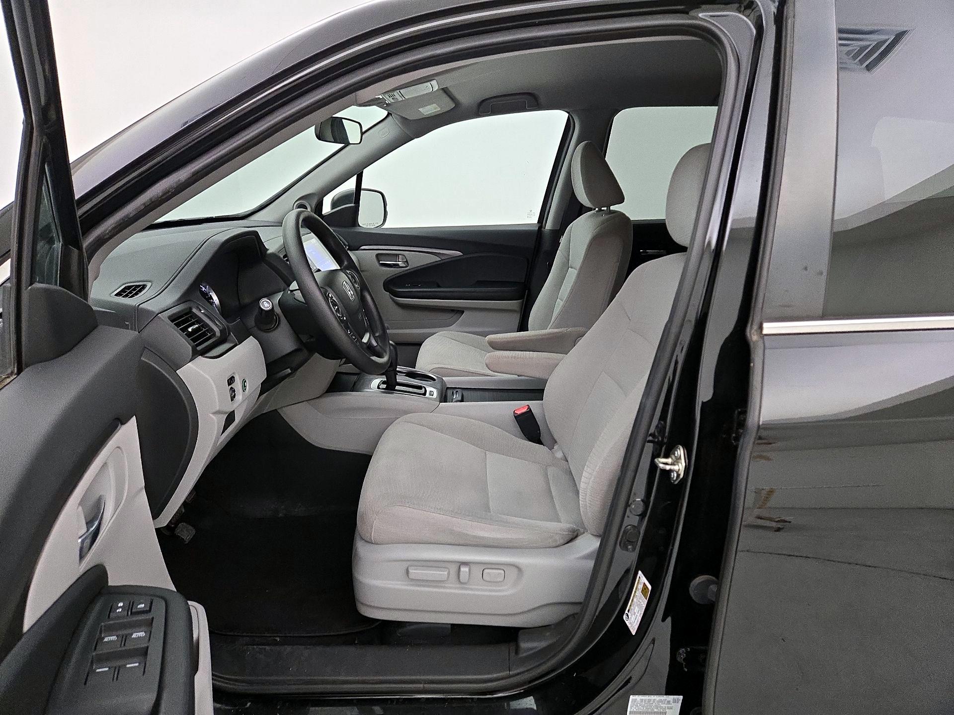 Thumbnail: 2017 Honda Pilot - 11