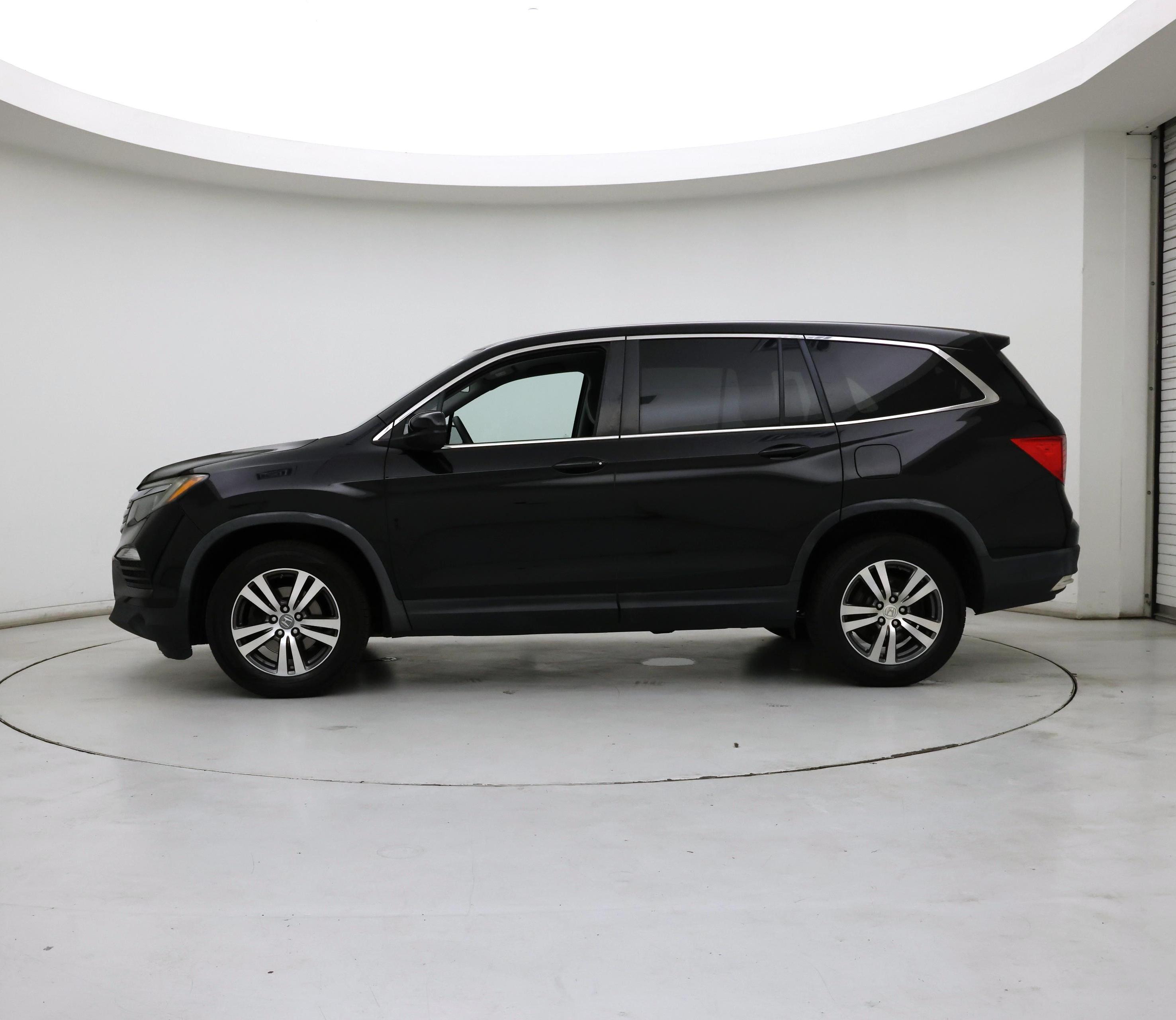 Thumbnail: 2017 Honda Pilot - 3