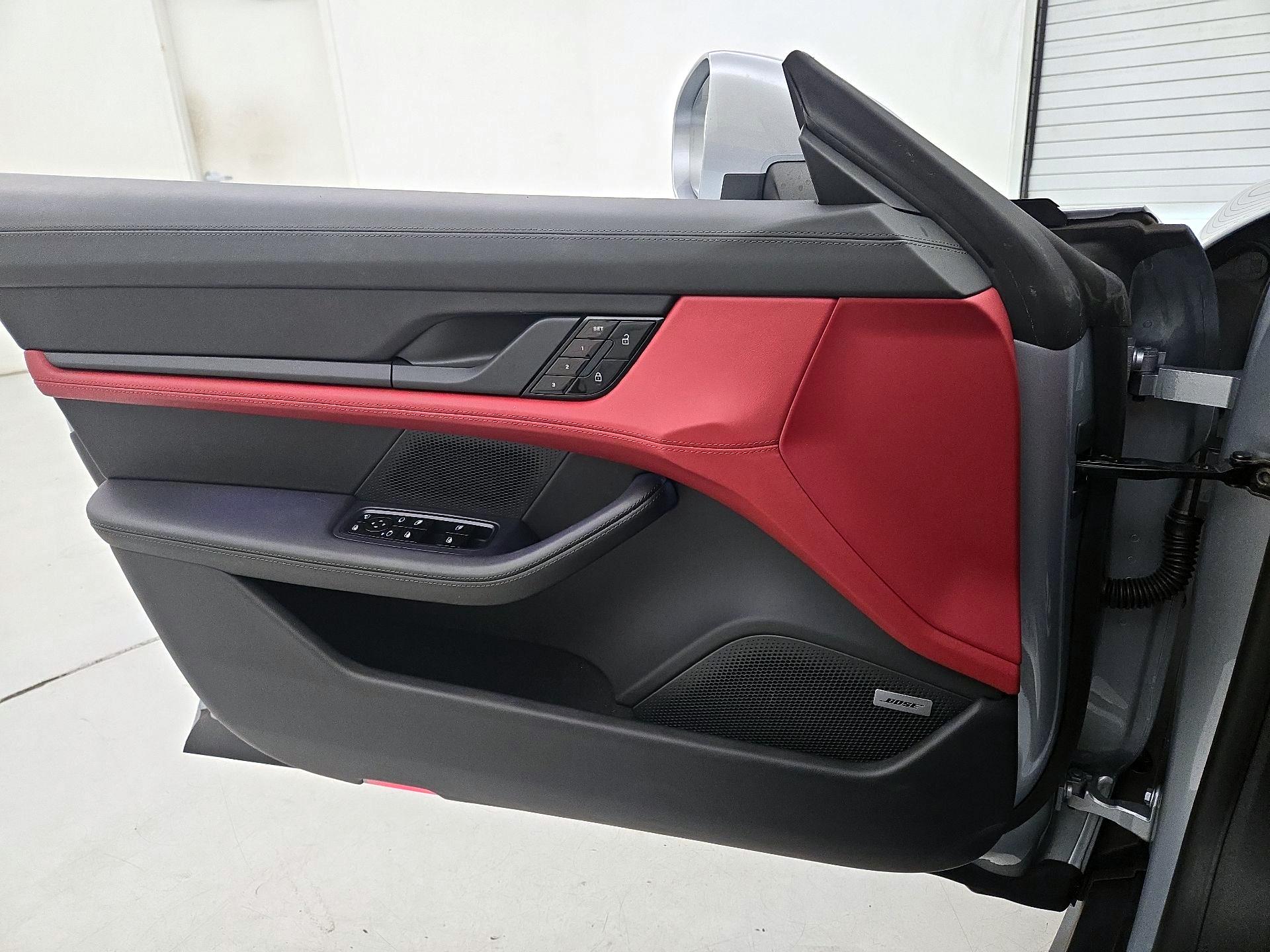Thumbnail: 2020 Porsche Taycan - 12