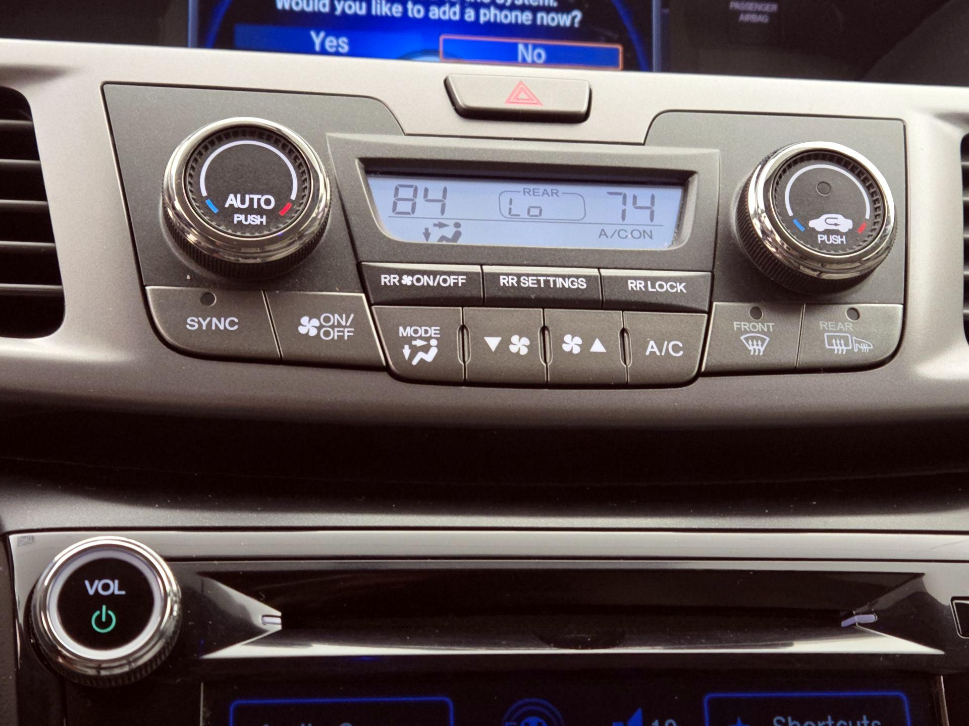 Thumbnail: 2014 Honda Odyssey - 16
