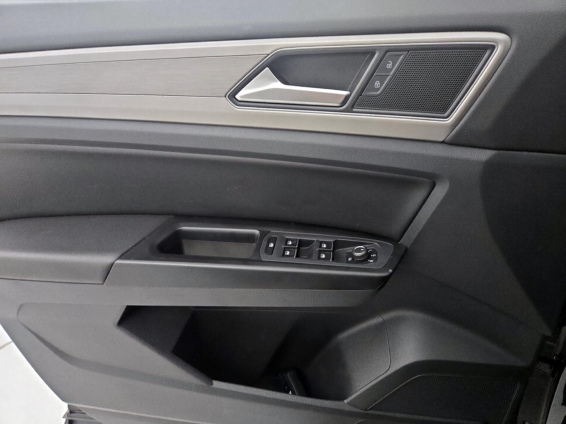 Thumbnail: 2018 Volkswagen Atlas - 12