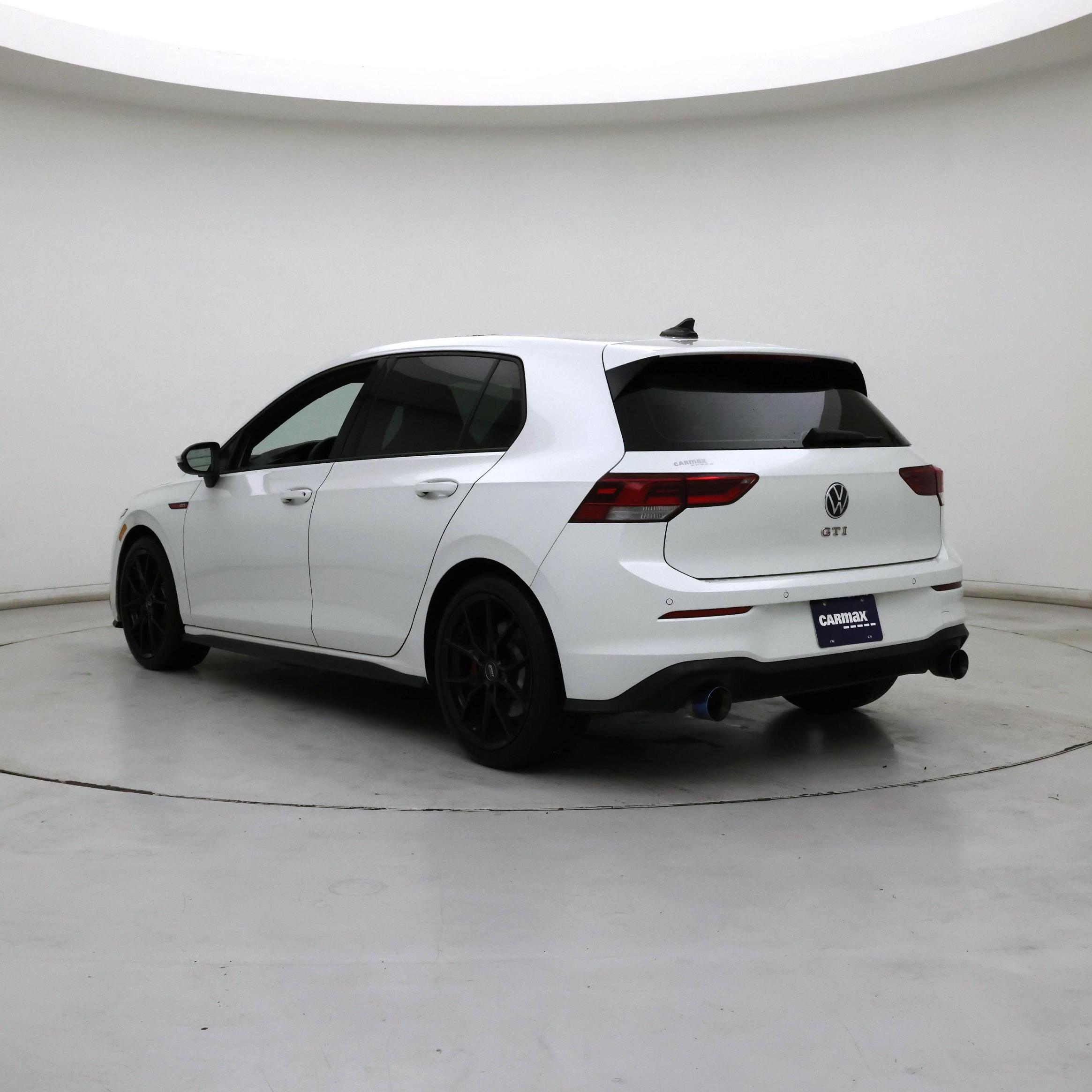 Thumbnail: 2023 Volkswagen Golf - 2