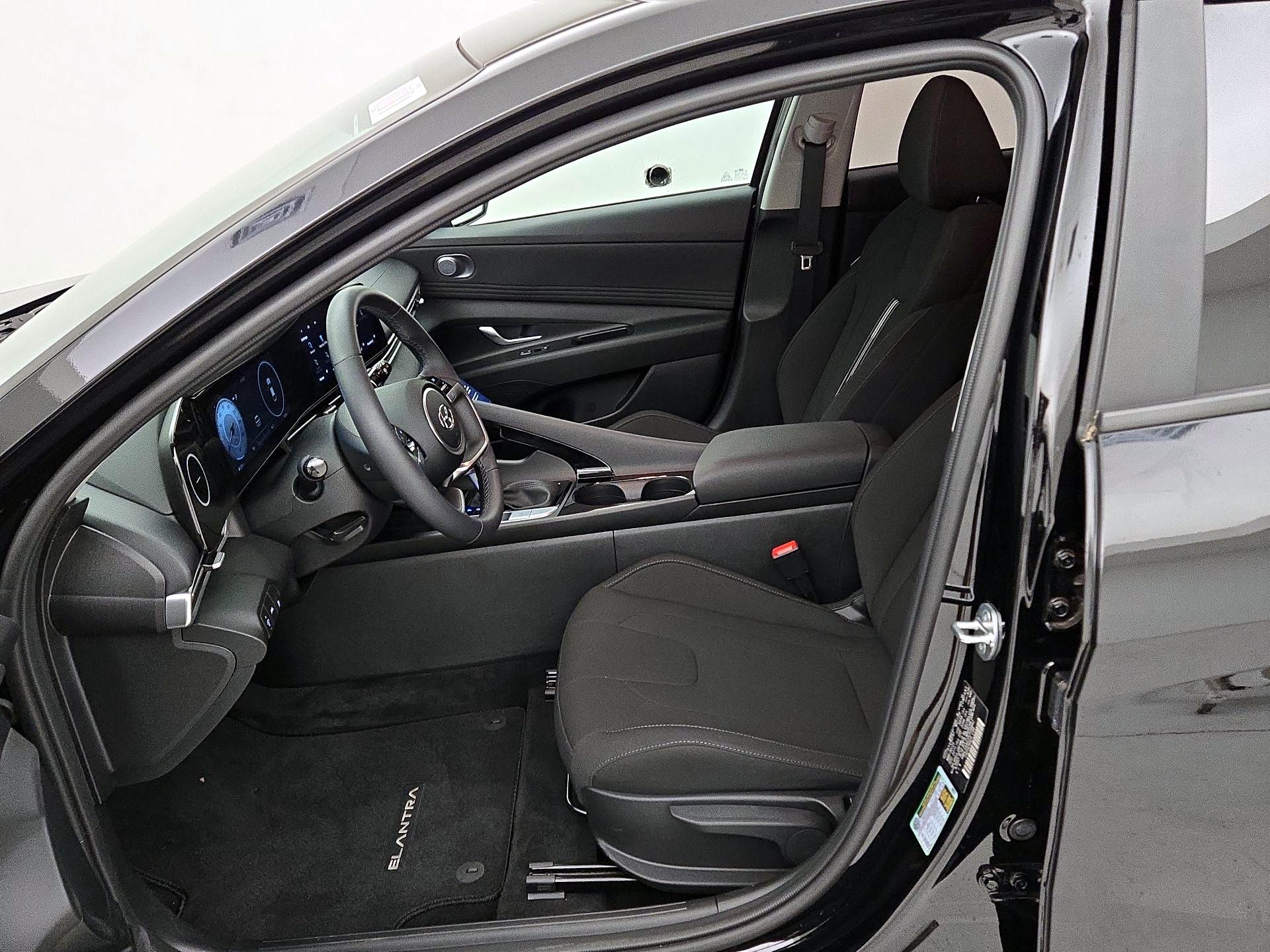 Thumbnail: 2023 Hyundai Elantra - 11