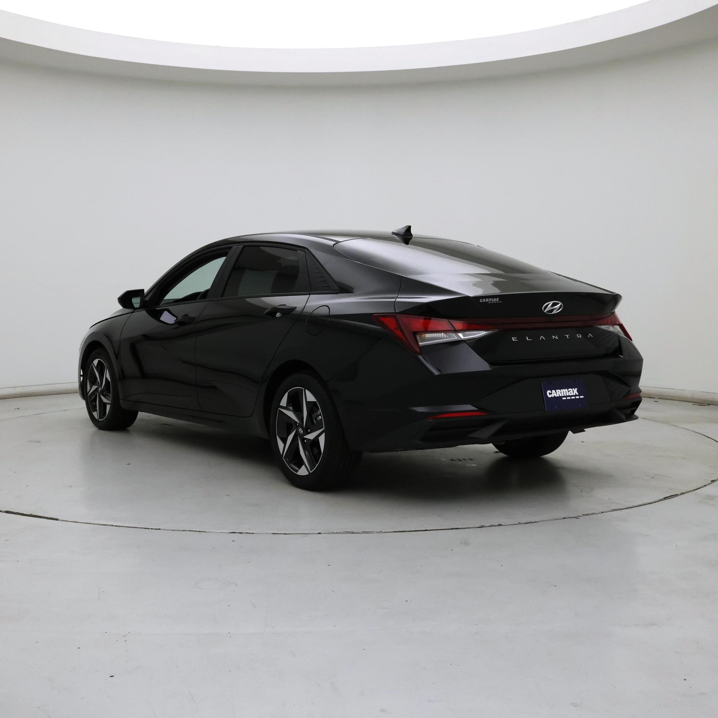 Thumbnail: 2023 Hyundai Elantra - 2