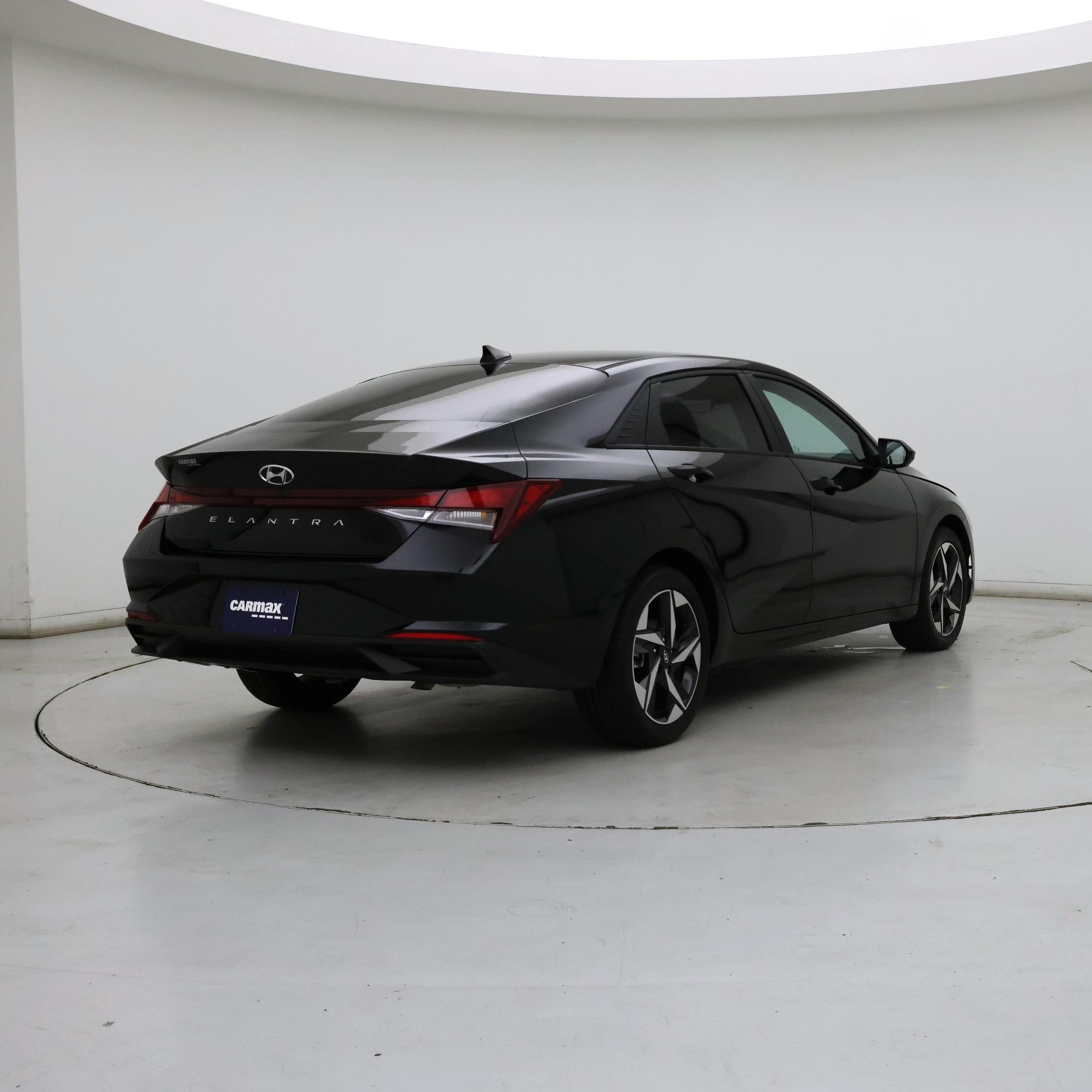 Thumbnail: 2023 Hyundai Elantra - 8