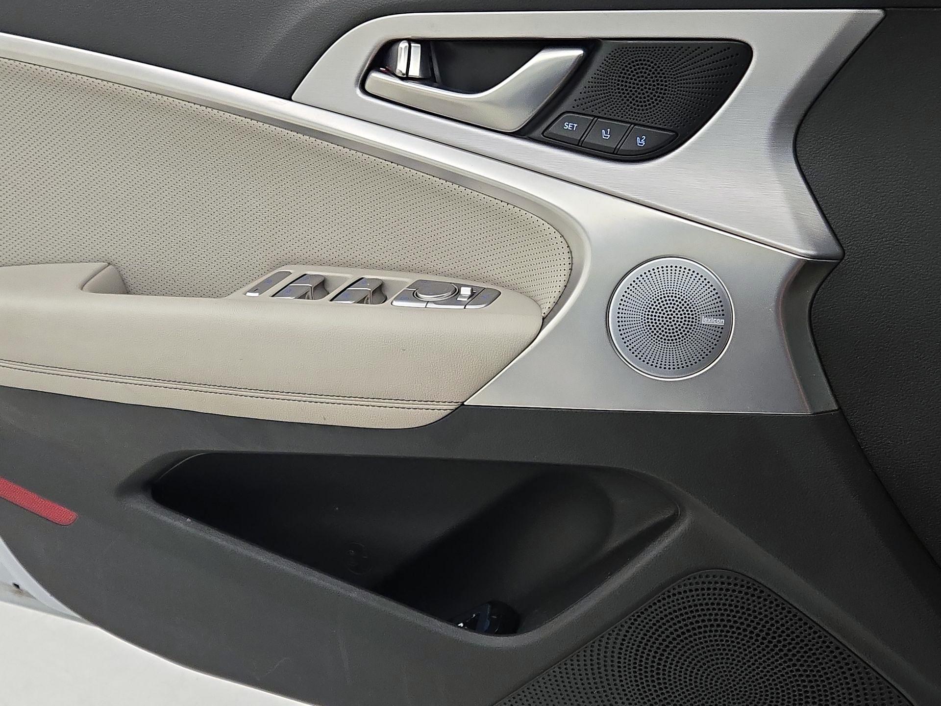 Thumbnail: 2019 Genesis G70 - 12